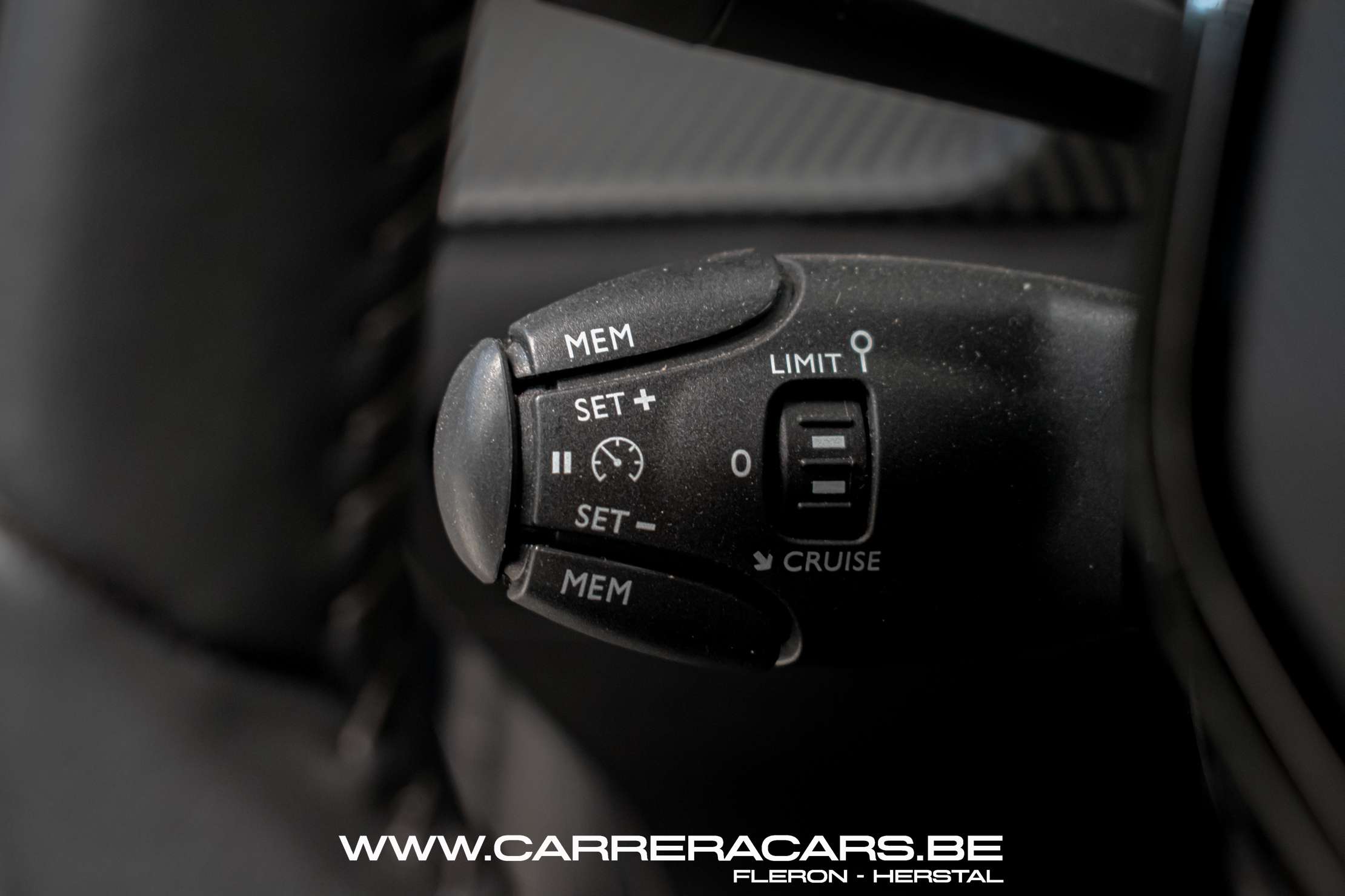 Peugeot 208 Allure Pack*|NAVI*PDC*CRUISE*LANE*GARANTIE 12 MOIS*|