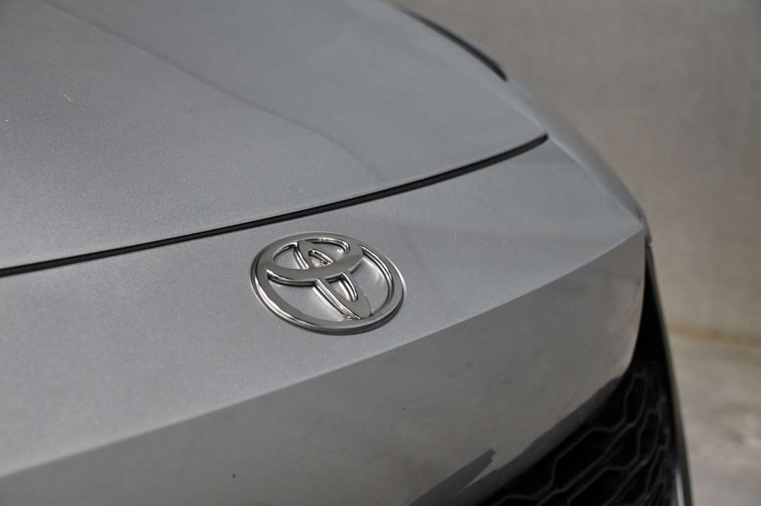 Toyota C-HR Plug-in 19g Co2 - ACC - Stuurwielverw. - Carplay