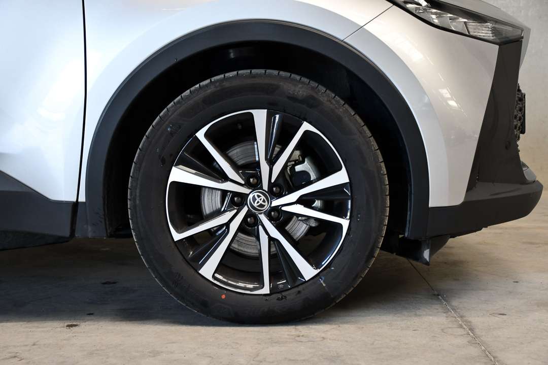 Toyota C-HR Plug-in 19g Co2 - ACC - Stuurwielverw. - Carplay