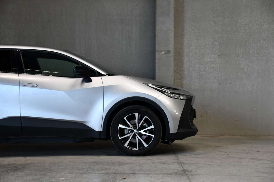 Toyota C-HR Plug-in 19g Co2 - ACC - Stuurwielverw. - Carplay