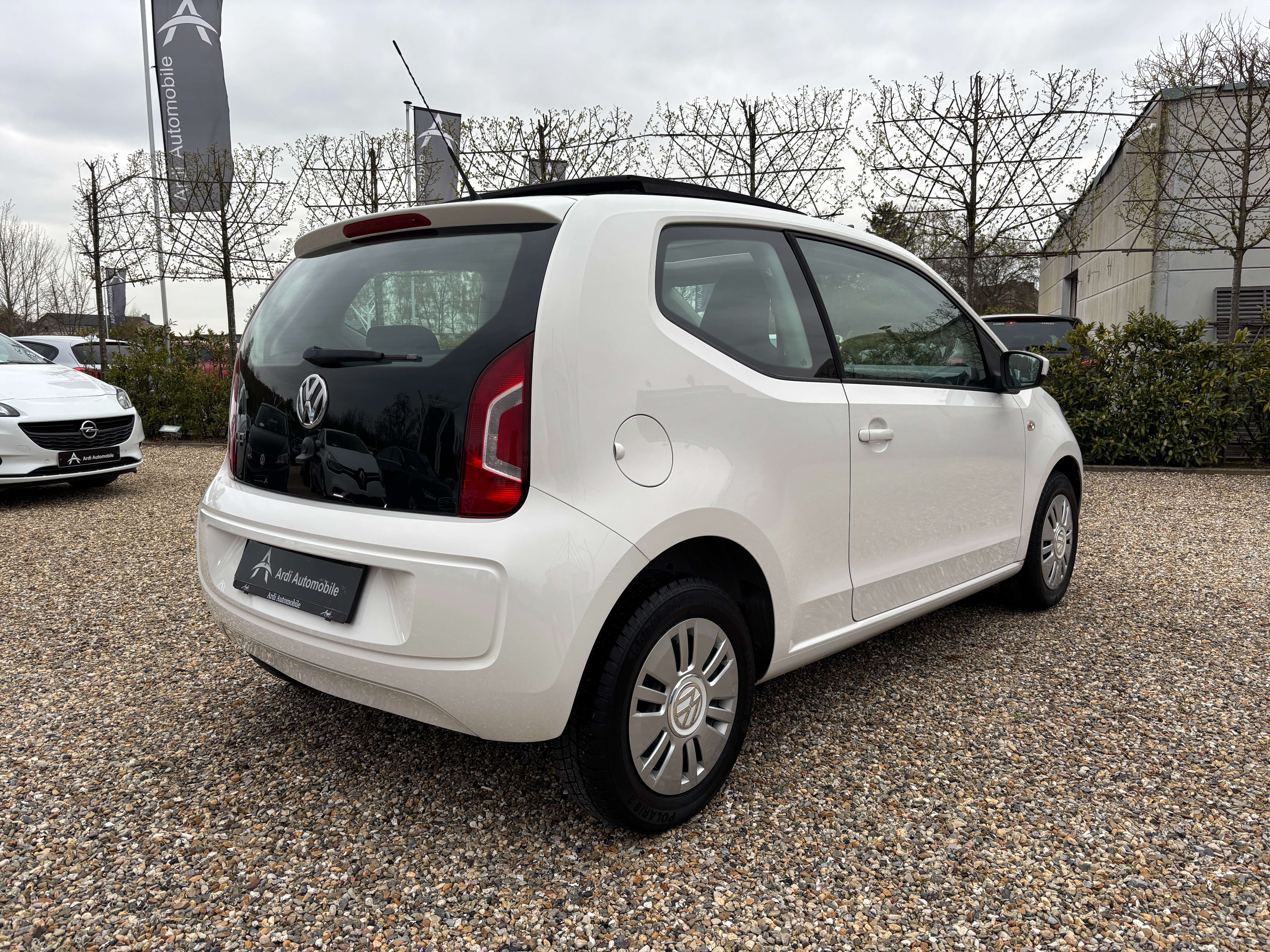 Volkswagen up! 1.0i *TOIT OUVRANT*BLUETOOTH*GARANTIE*