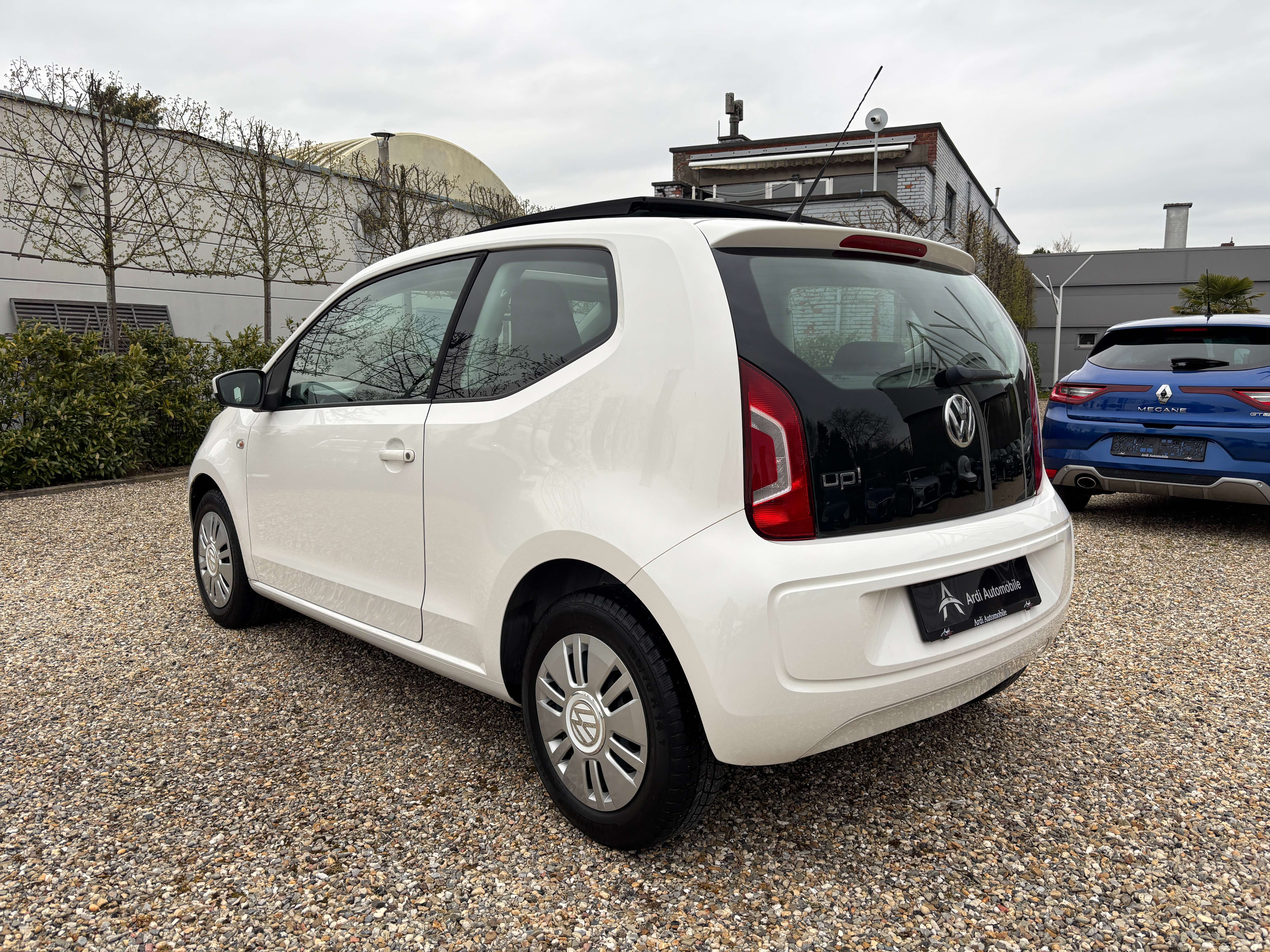 Volkswagen up! 1.0i *TOIT OUVRANT*BLUETOOTH*GARANTIE*