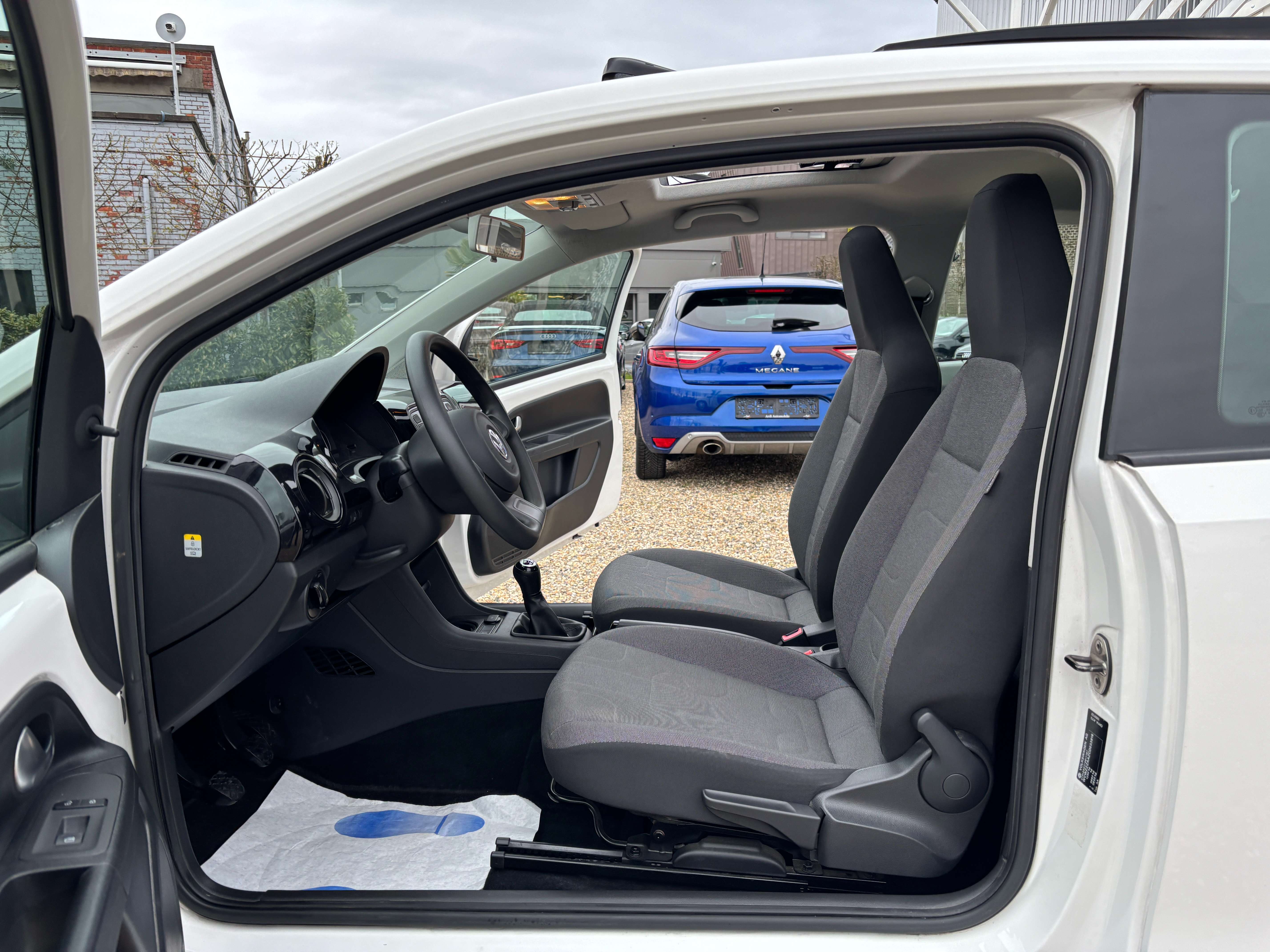 Volkswagen up! 1.0i *TOIT OUVRANT*BLUETOOTH*GARANTIE*