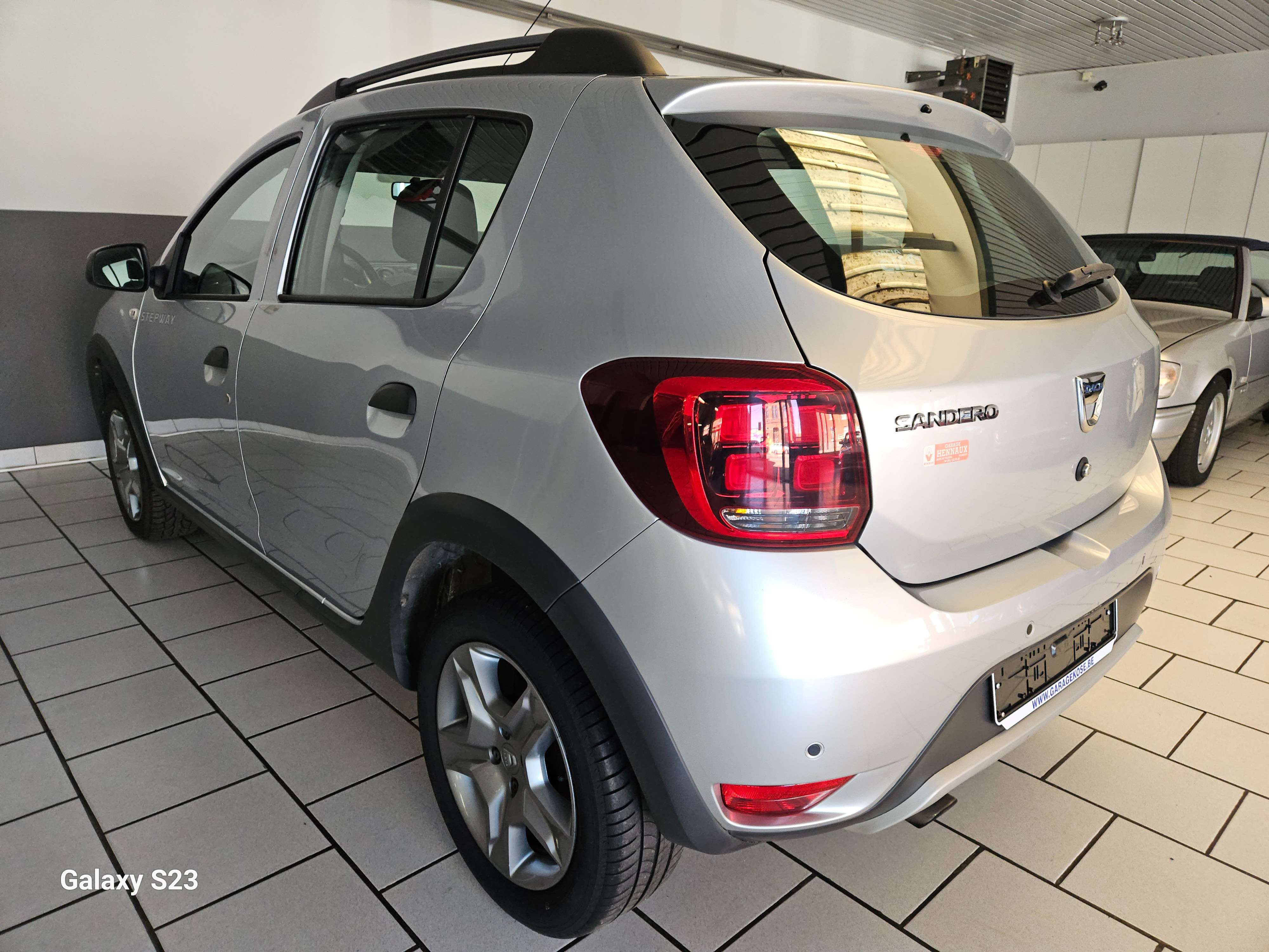 Dacia Sandero Stepway 0.9 TCe 90 CV | NAVI | BLUETOOTH | BARRE DE TOIT | 1ERE MAIN