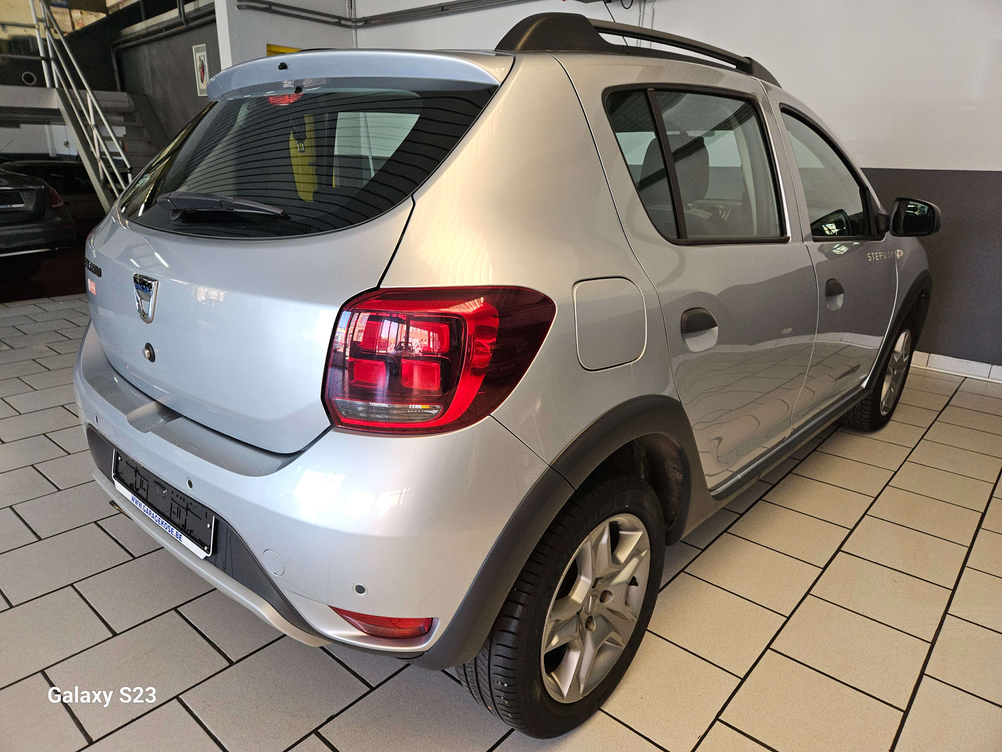 Dacia Sandero Stepway 0.9 TCe 90 CV | NAVI | BLUETOOTH | BARRE DE TOIT | 1ERE MAIN