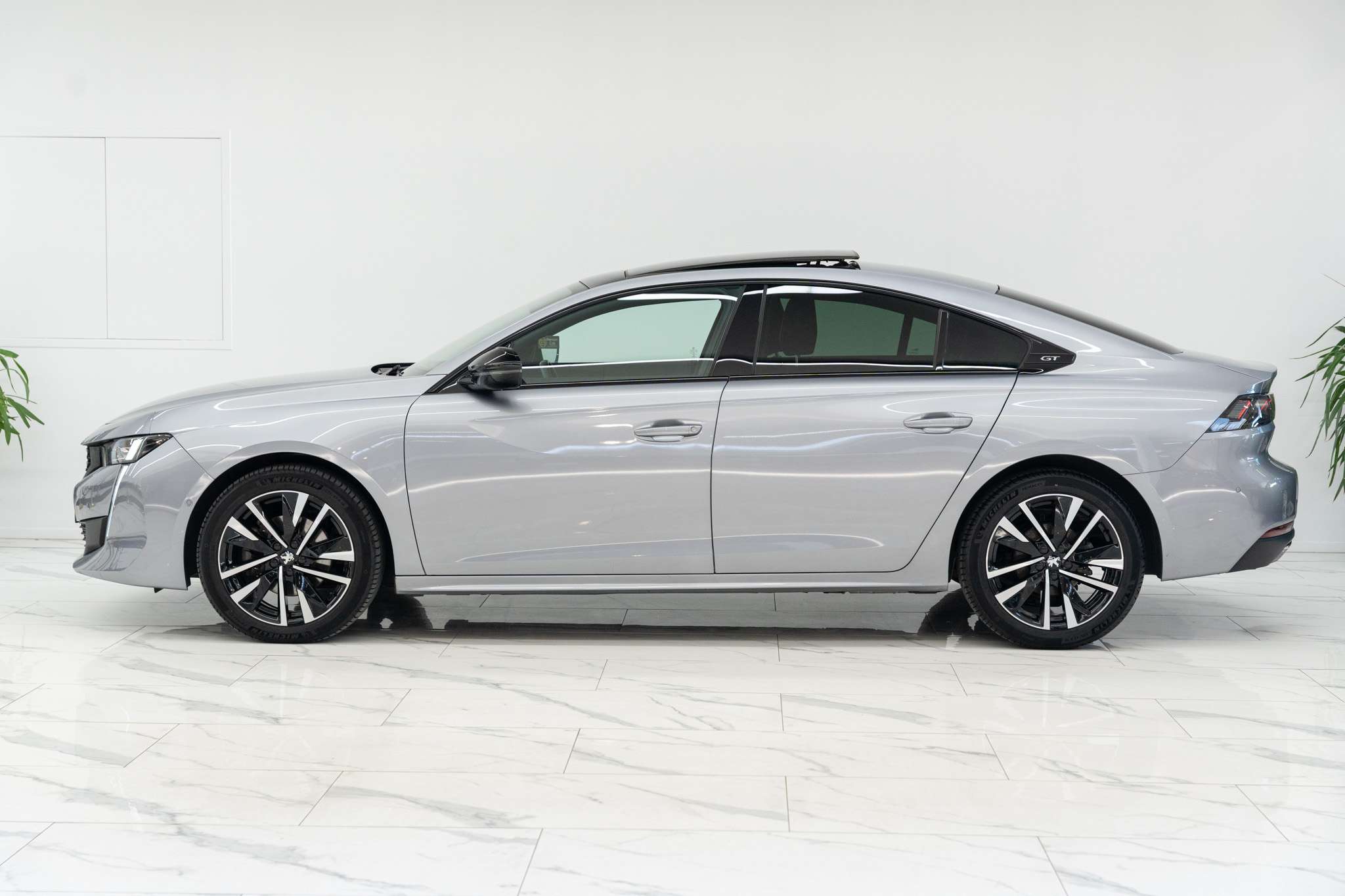 Peugeot 508 1.5 GT line! Full options! ACC! Memory! Sfeer! Massage!