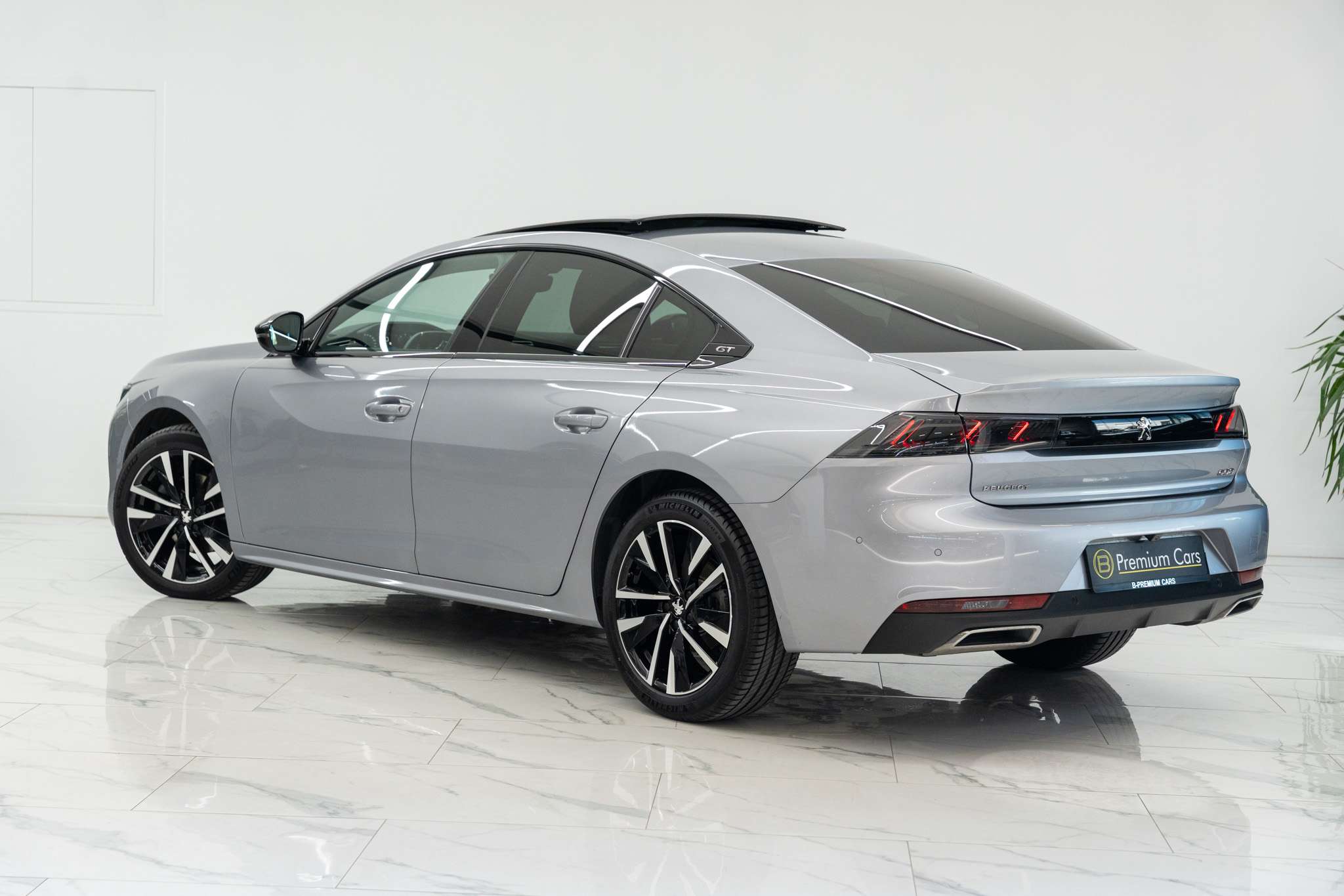 Peugeot 508 1.5 GT line! Full options! ACC! Memory! Sfeer! Massage!