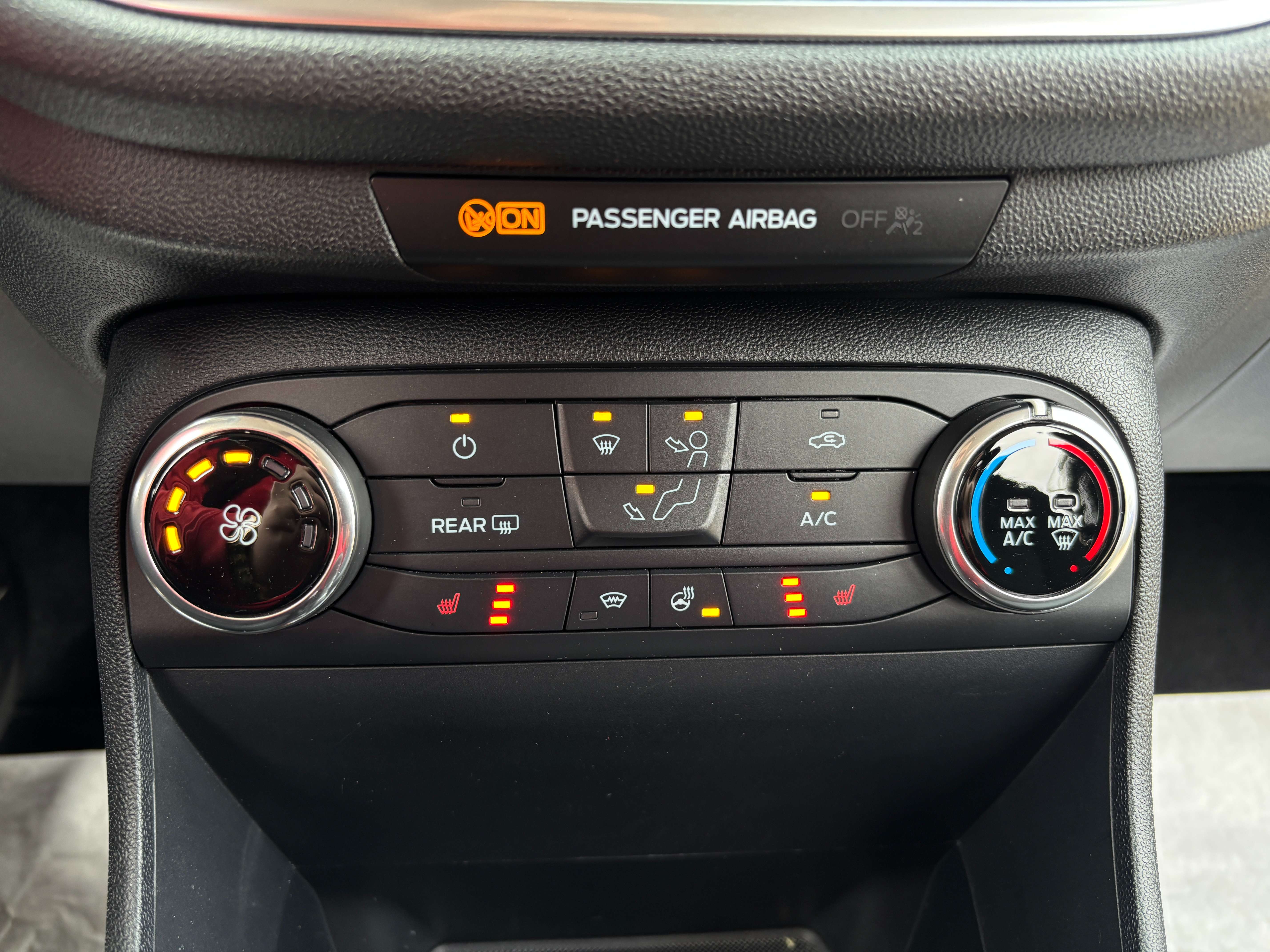 Ford Fiesta 1.0 EcoBoost *CARPLAY*VOLANT+SIEGES CHAUFFANTS*1ER PROPRIETAIRE*GARANTIE*