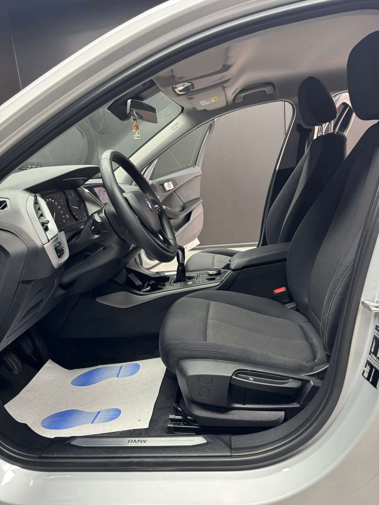 BMW 118 118 d **12 mois de garantie**