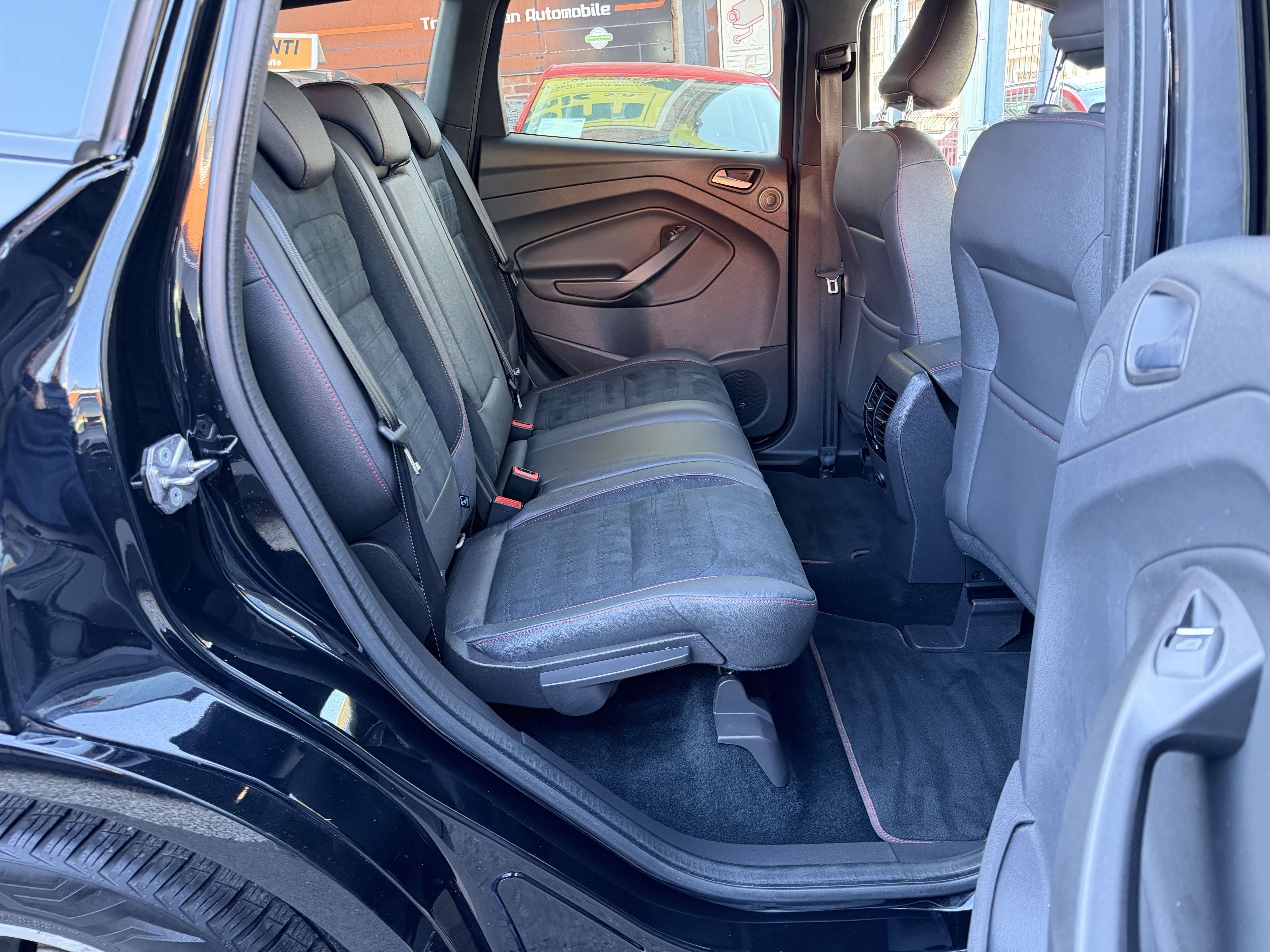 Ford Kuga Kuga 1.5 TDCi ST-Line X ° FULL OPTIONS ° GARANTI 1