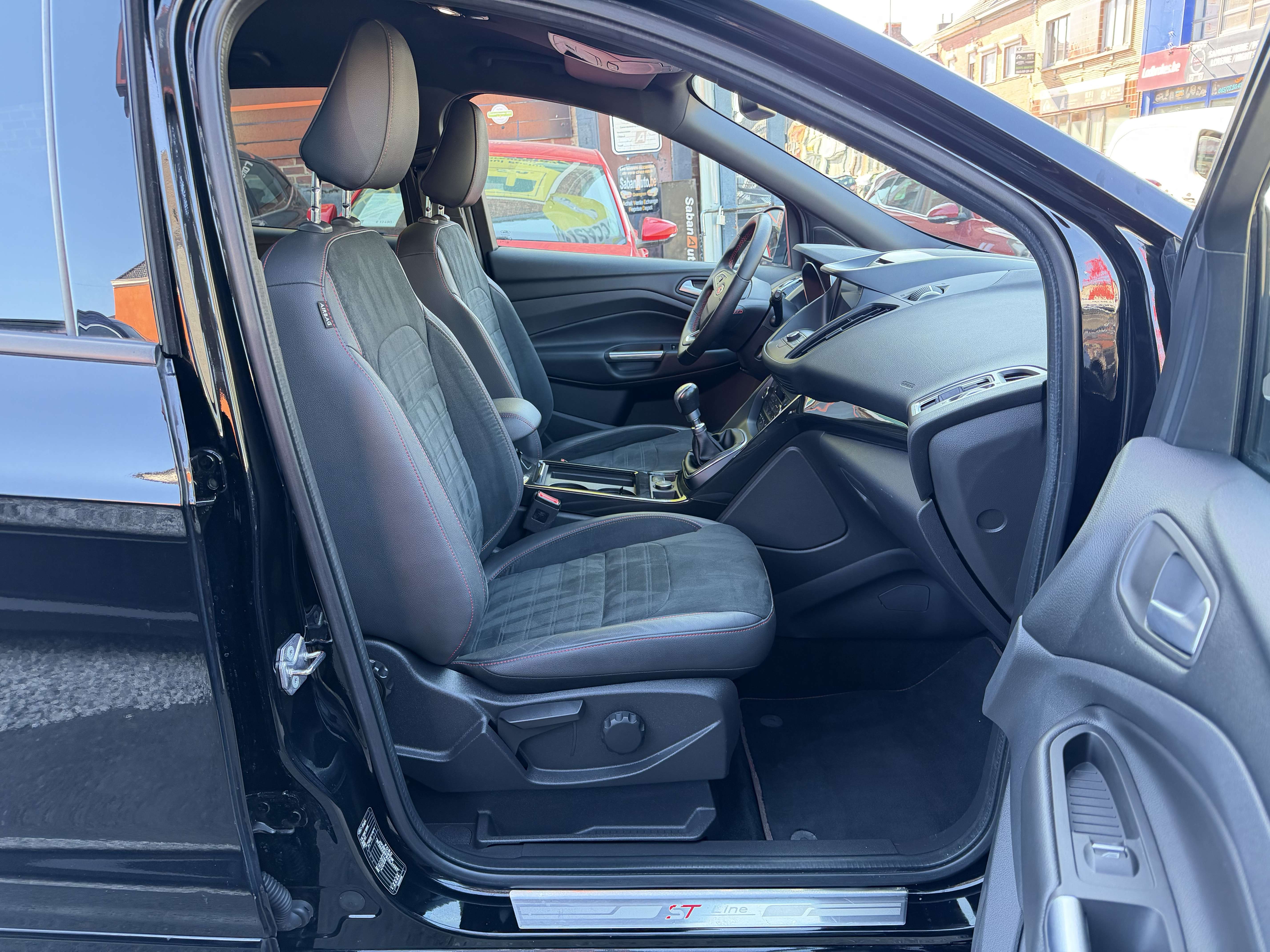 Ford Kuga Kuga 1.5 TDCi ST-Line X ° FULL OPTIONS ° GARANTI 1