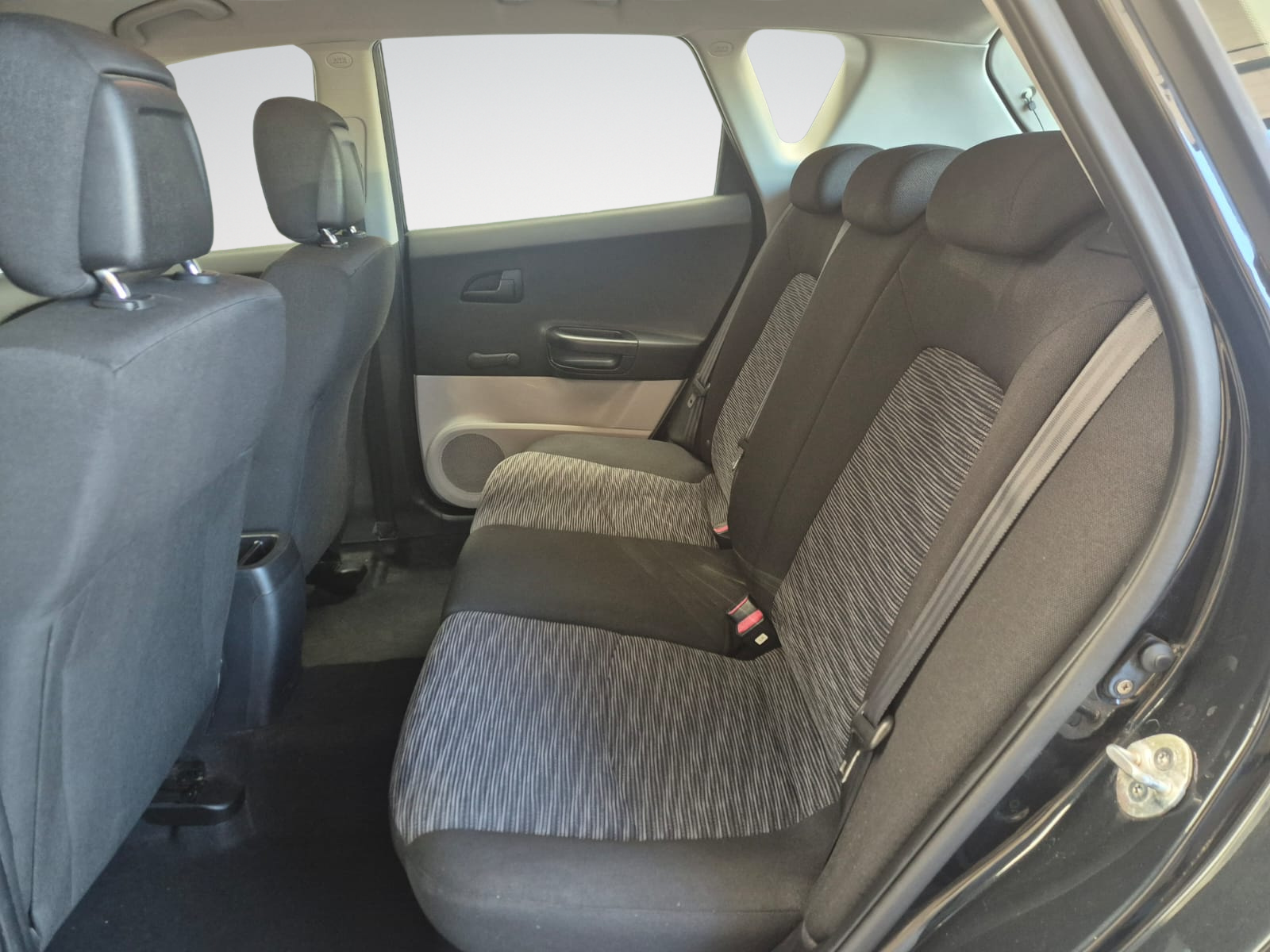 Kia Ceed / cee'd 1.4i EX / Climatisation / MP3 / Garantie 12 Mois