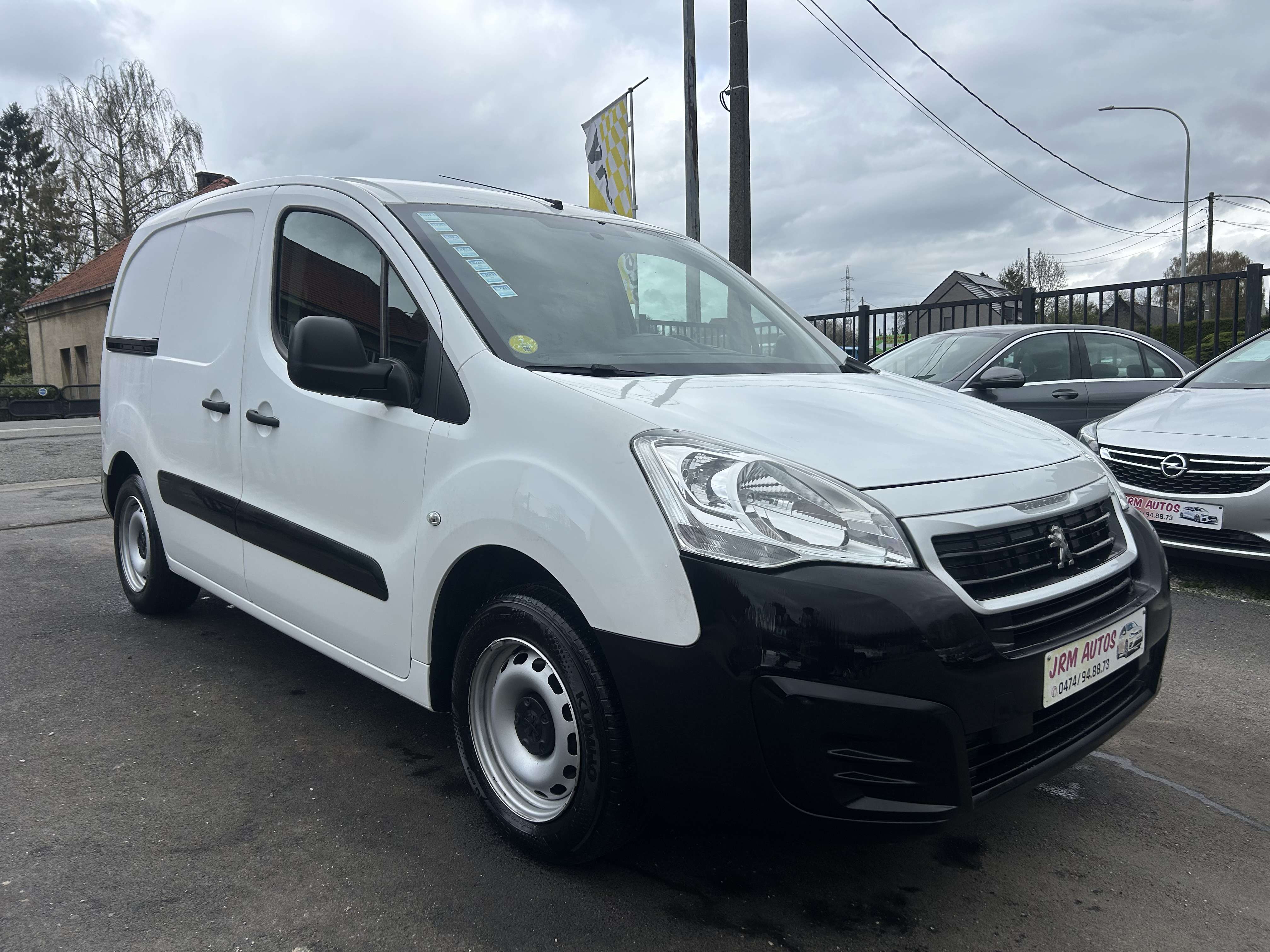 Peugeot Partner 1.6BlueHDi UTILITAIRE 3 PLACES 1er Proprio EURO6B *** CLIM/CAPTEURS/CRUISE CONTROL ***