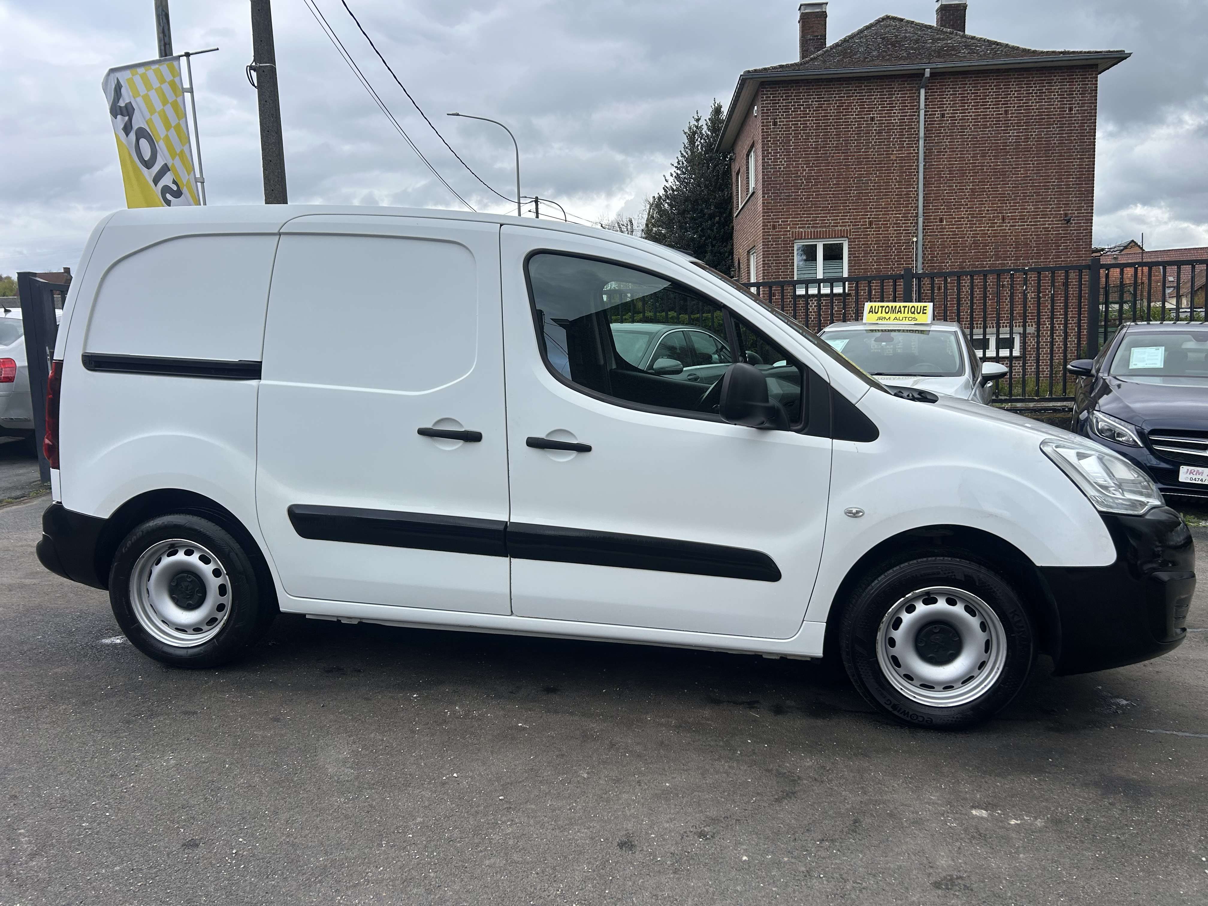 Peugeot Partner 1.6BlueHDi UTILITAIRE 3 PLACES 1er Proprio EURO6B *** CLIM/CAPTEURS/CRUISE CONTROL ***