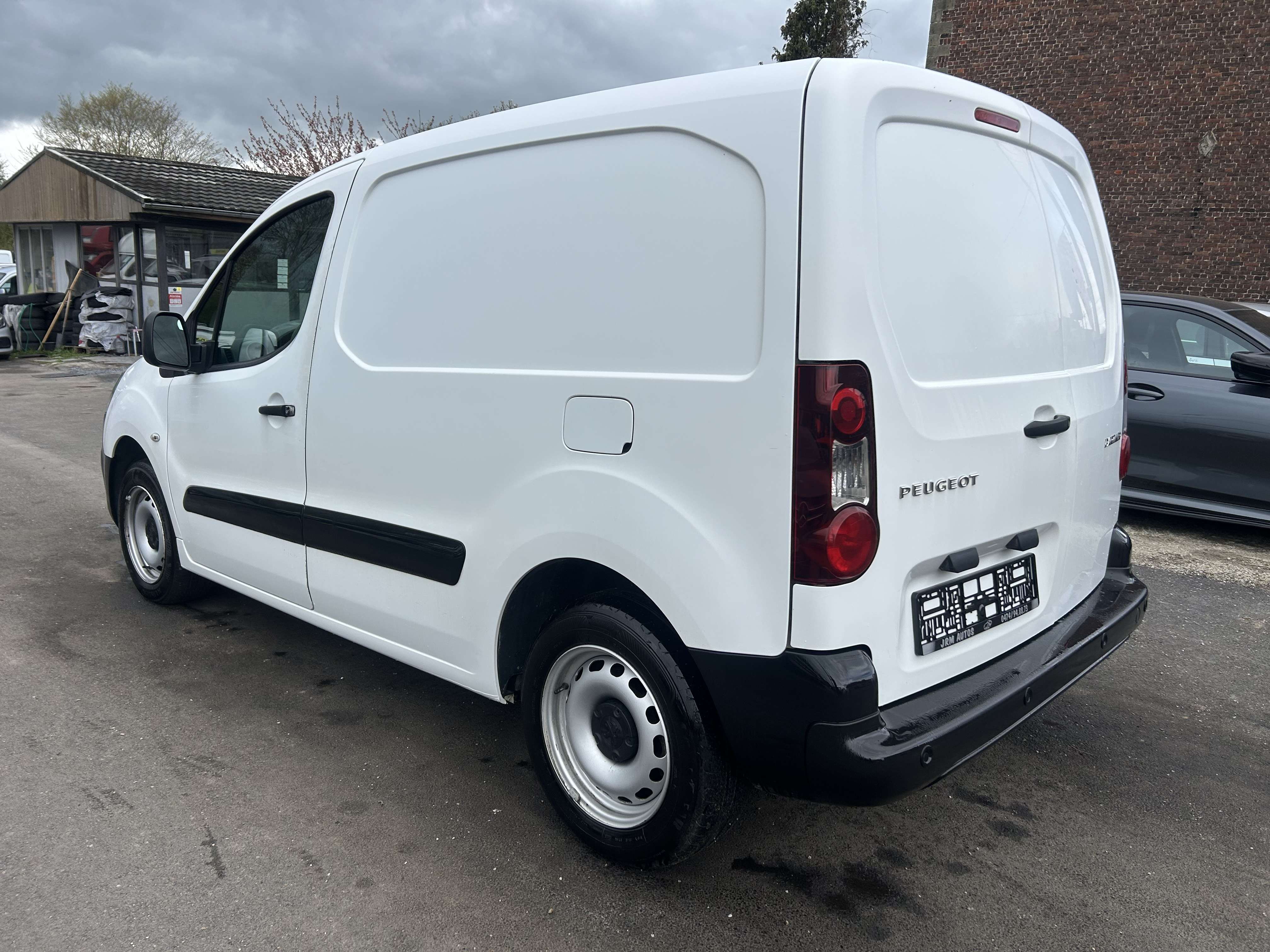 Peugeot Partner 1.6BlueHDi UTILITAIRE 3 PLACES 1er Proprio EURO6B *** CLIM/CAPTEURS/CRUISE CONTROL ***