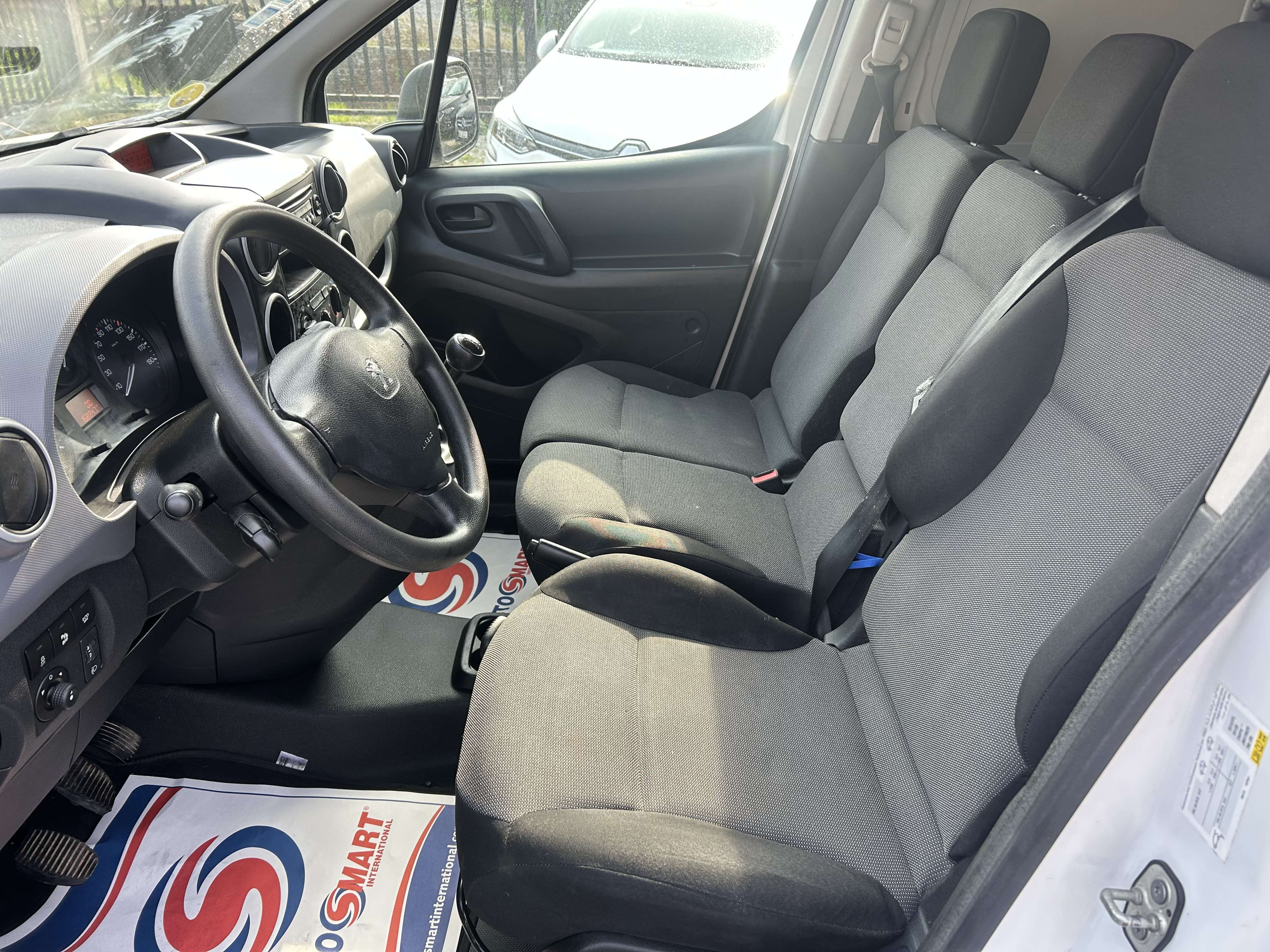 Peugeot Partner 1.6BlueHDi UTILITAIRE 3 PLACES 1er Proprio EURO6B *** CLIM/CAPTEURS/CRUISE CONTROL ***