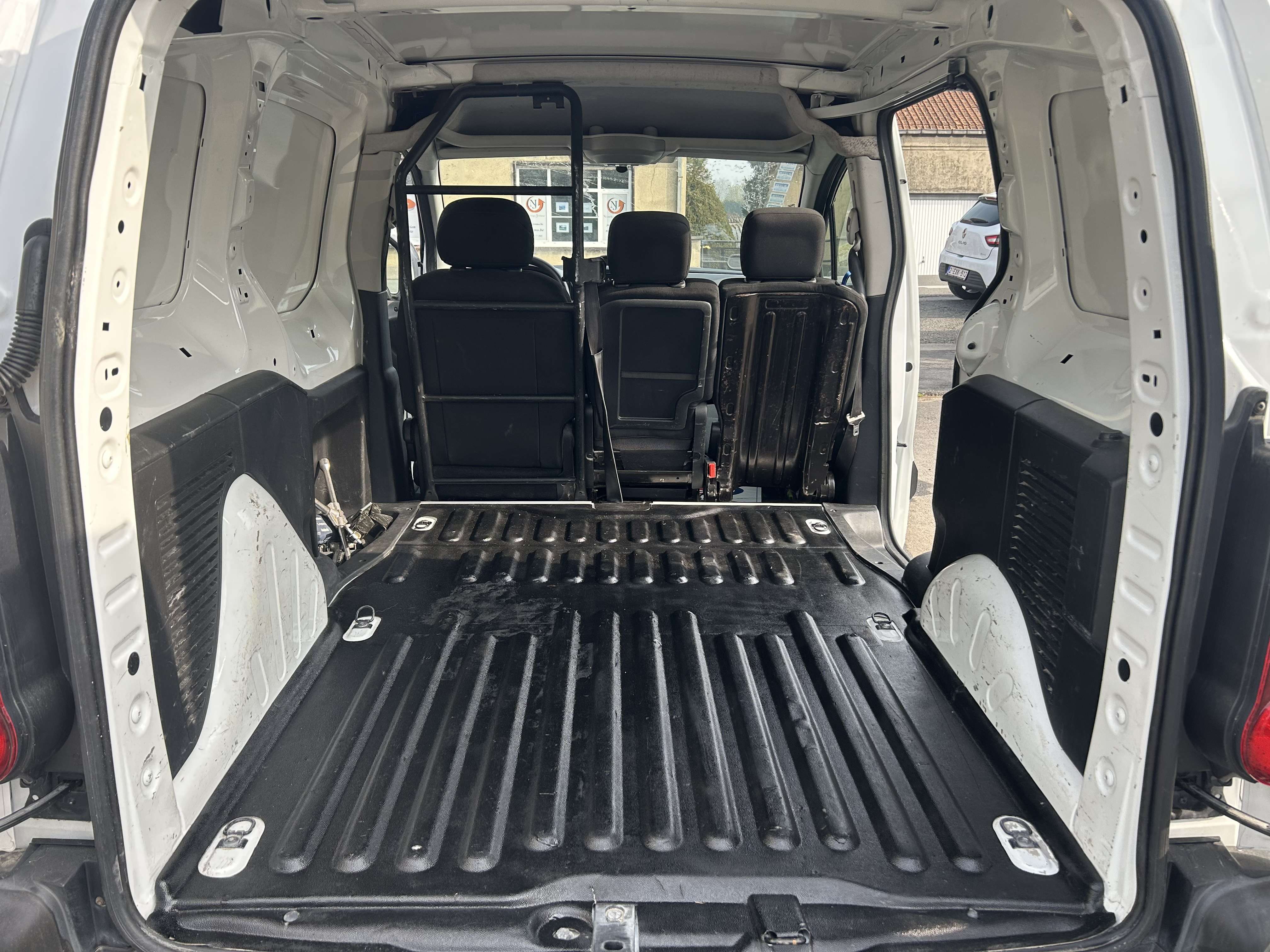 Peugeot Partner 1.6BlueHDi UTILITAIRE 3 PLACES 1er Proprio EURO6B *** CLIM/CAPTEURS/CRUISE CONTROL ***
