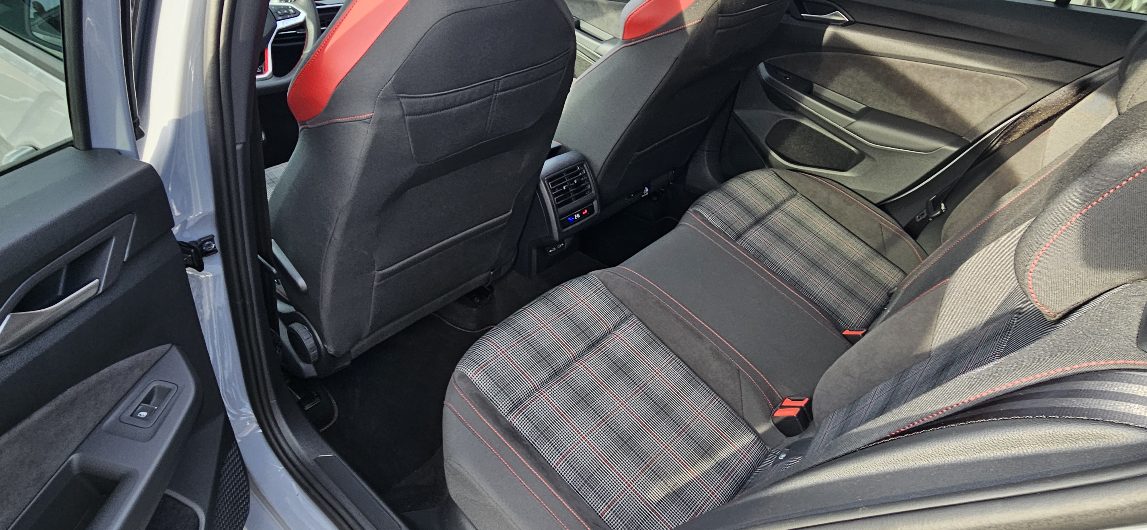 Volkswagen Golf GTI 265pK Blackstyle