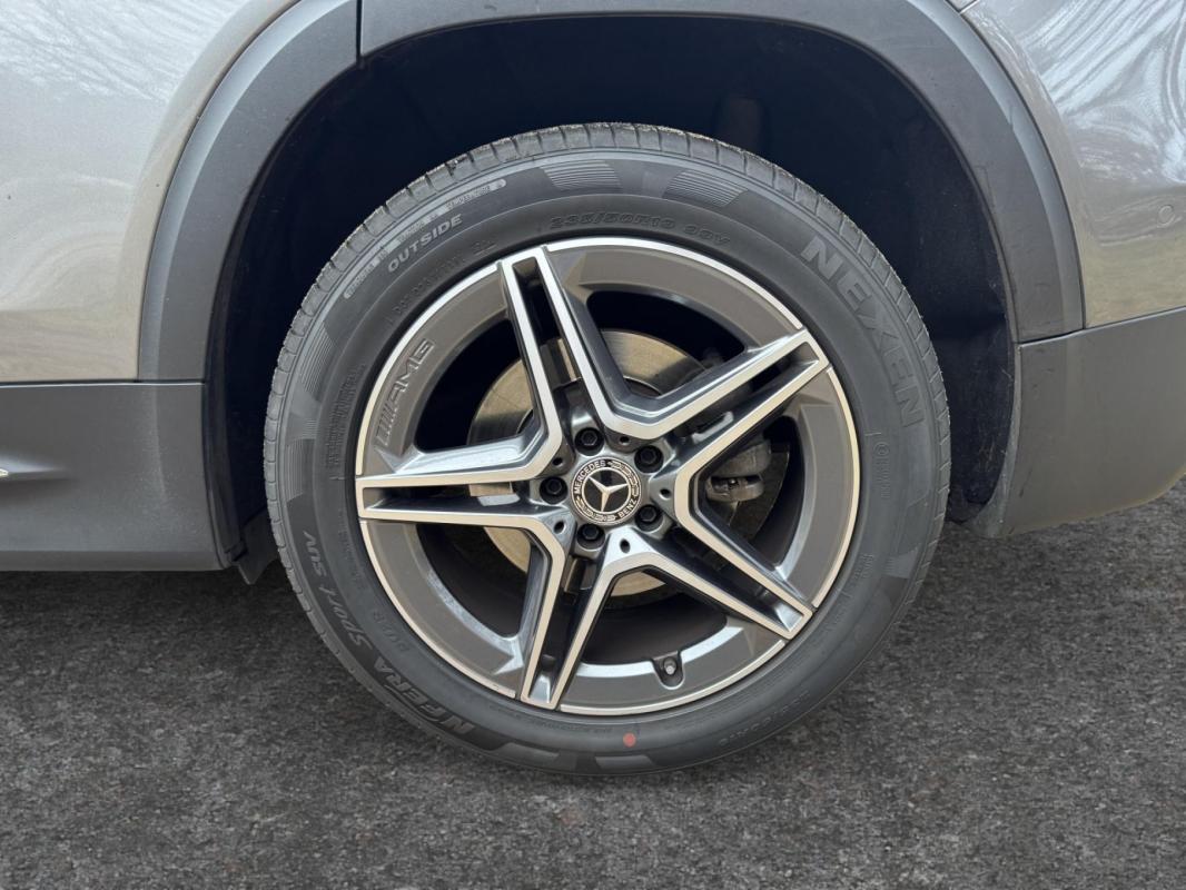 Mercedes-Benz Classe Gl GLB 220 d - BV 8G-DCT SUV BM X247 AMG Line / 5 places SUIVI GARANTIE 12 MOIS