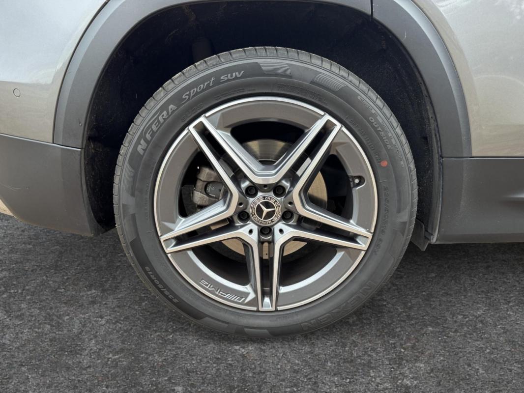 Mercedes-Benz Classe Gl GLB 220 d - BV 8G-DCT SUV BM X247 AMG Line / 5 places SUIVI GARANTIE 12 MOIS
