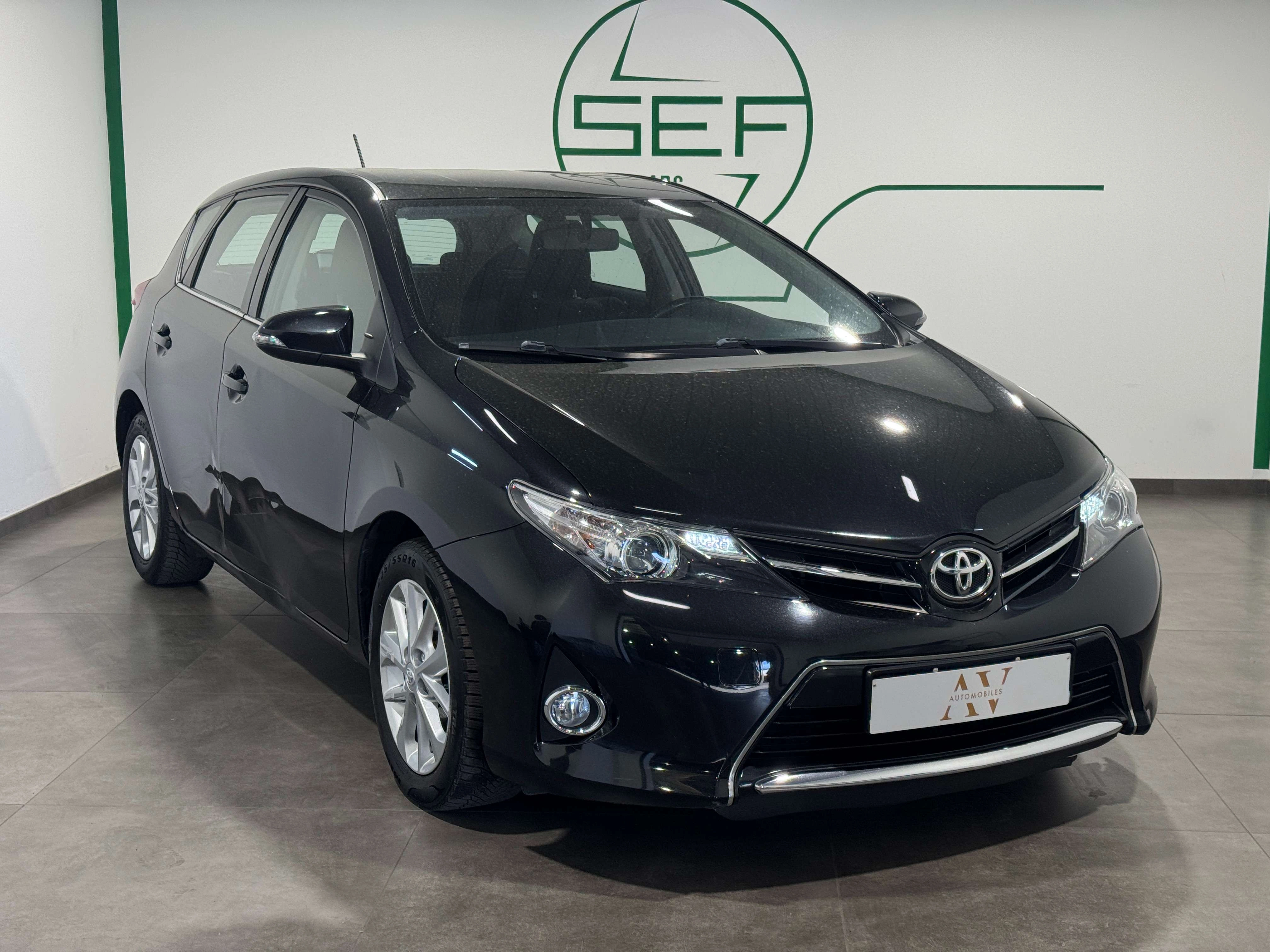 Toyota Auris ** 1.4 ** D-4D ** Life ** Marchand ou export **