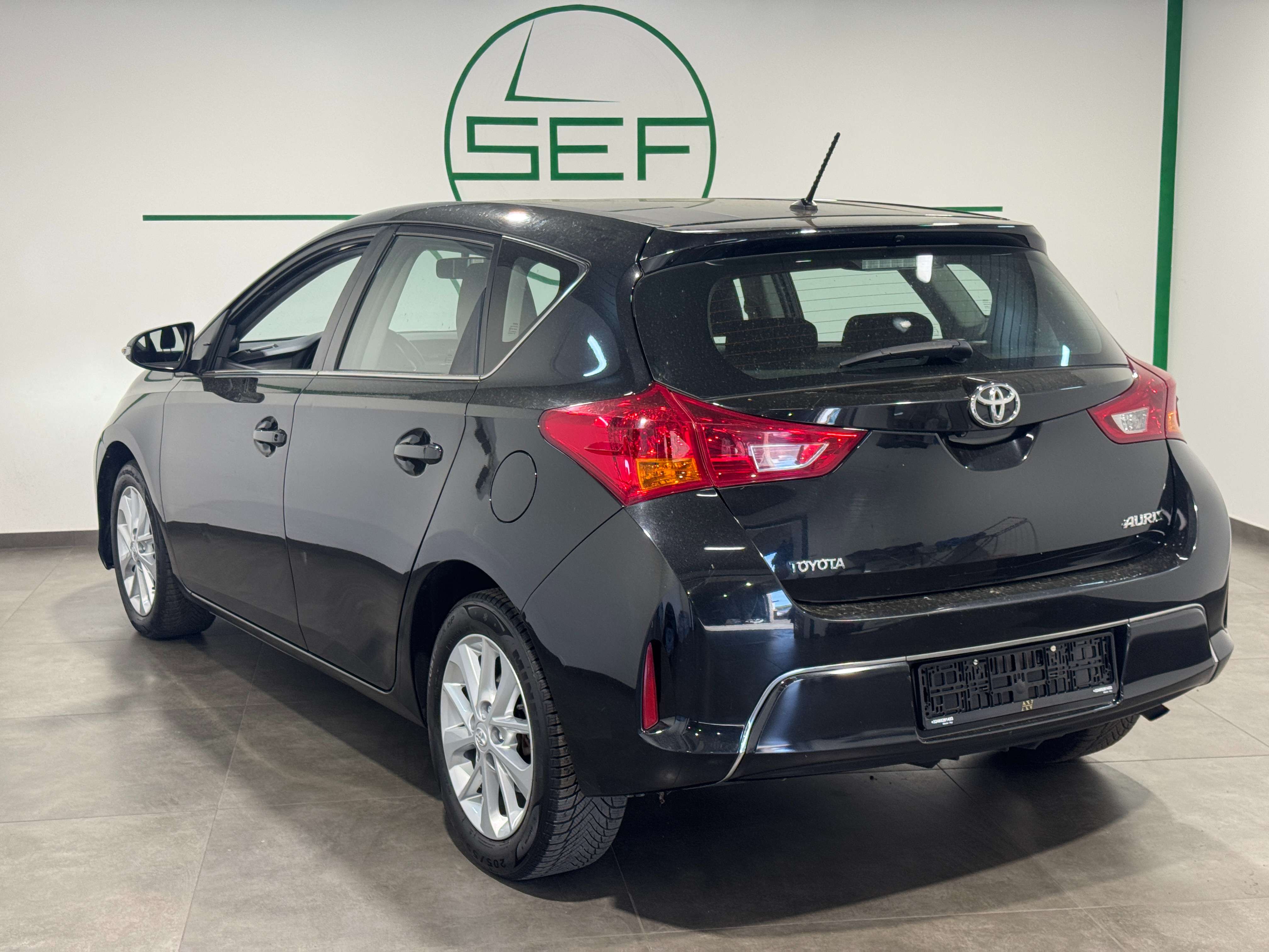 Toyota Auris ** 1.4 ** D-4D ** Life ** Marchand ou export **
