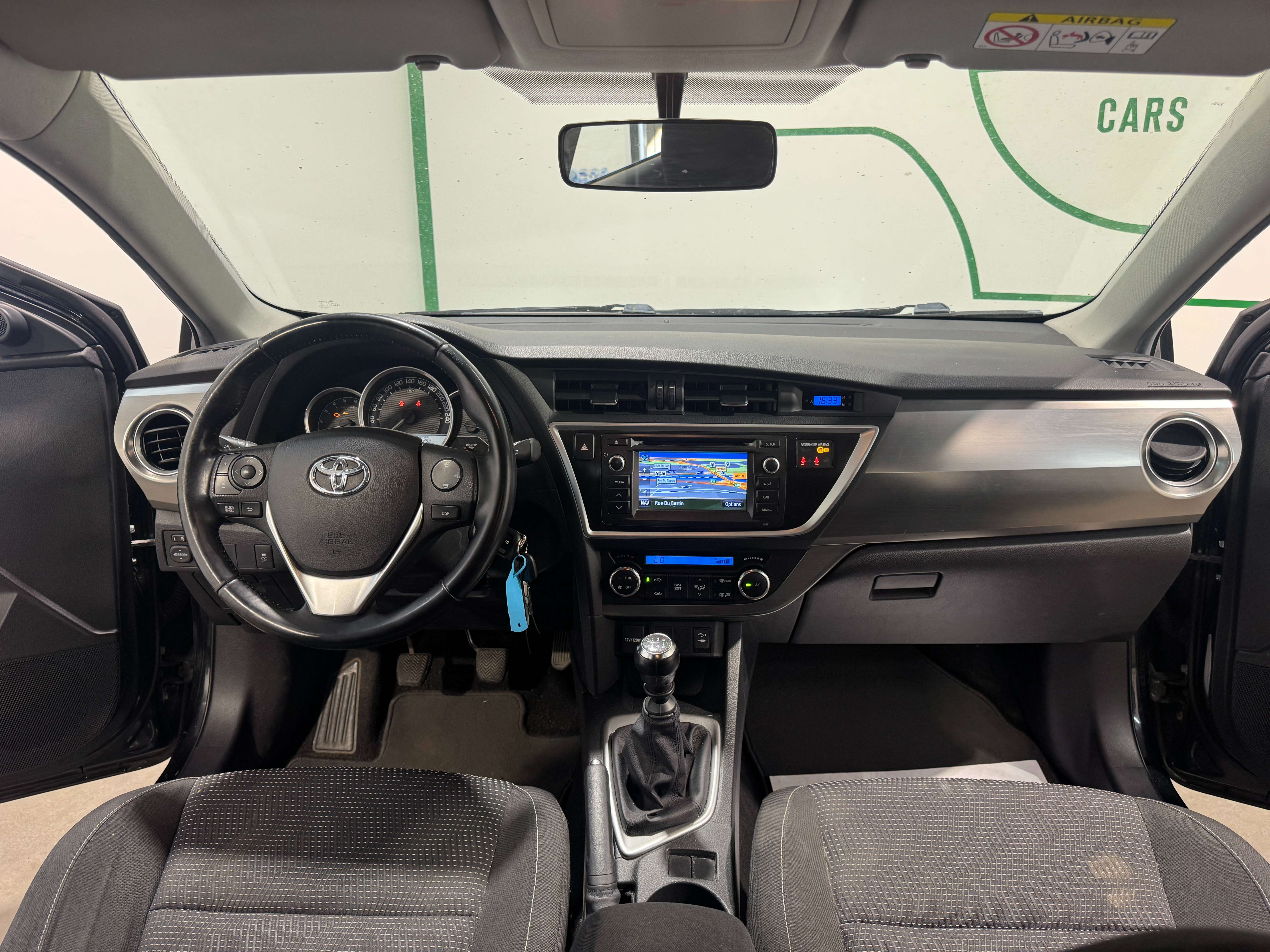 Toyota Auris ** 1.4 ** D-4D ** Life ** Marchand ou export **