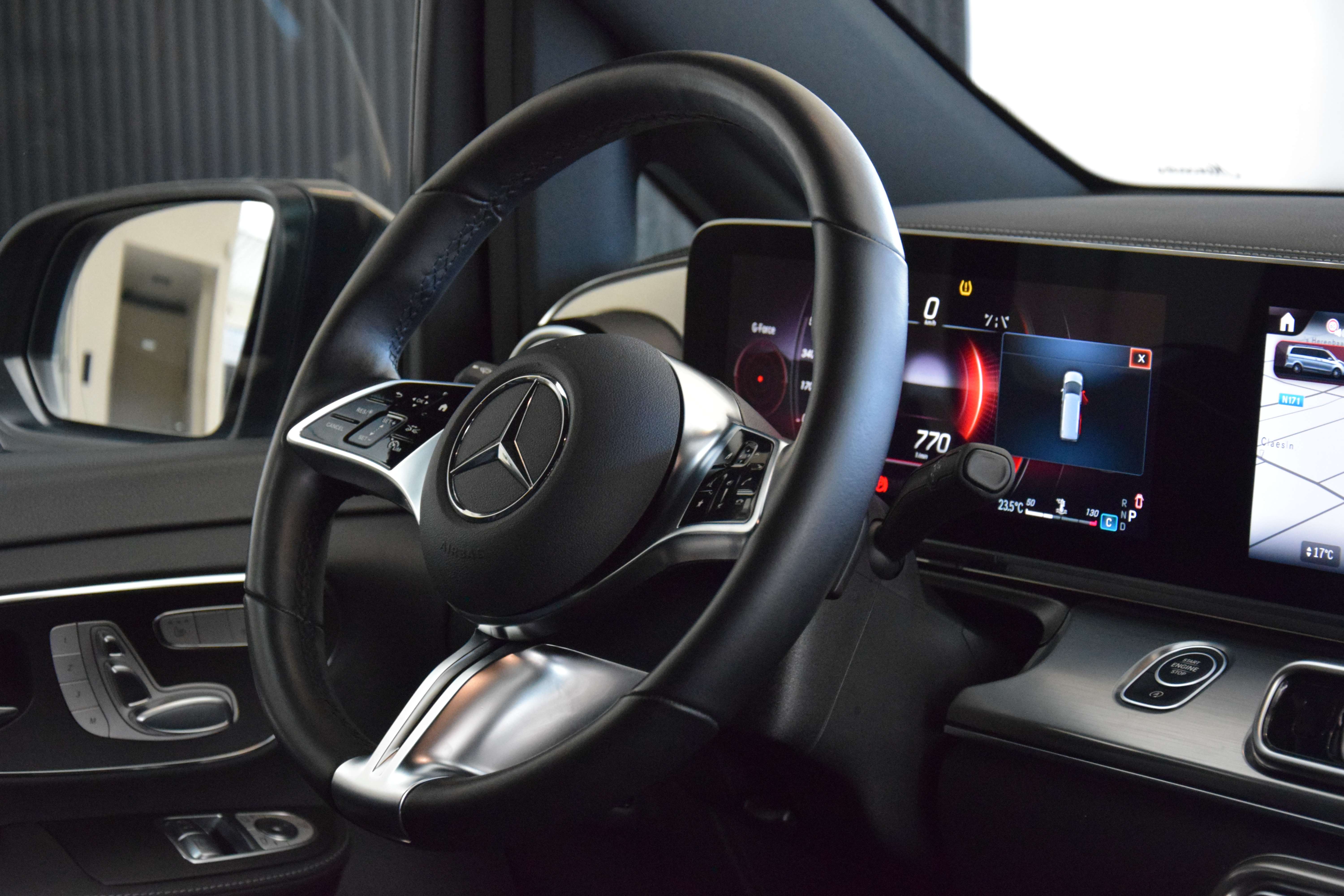 Mercedes-Benz V 300 d L2 AMG-Line 09/2024 - Full Option!!