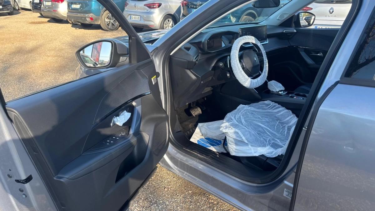 Peugeot 2008 GENERATION-II 1.5 BLUEHDI 130 EAT8 ALLURE BUSINESS 12491 Hors Taxes1ÉRE MAIN!