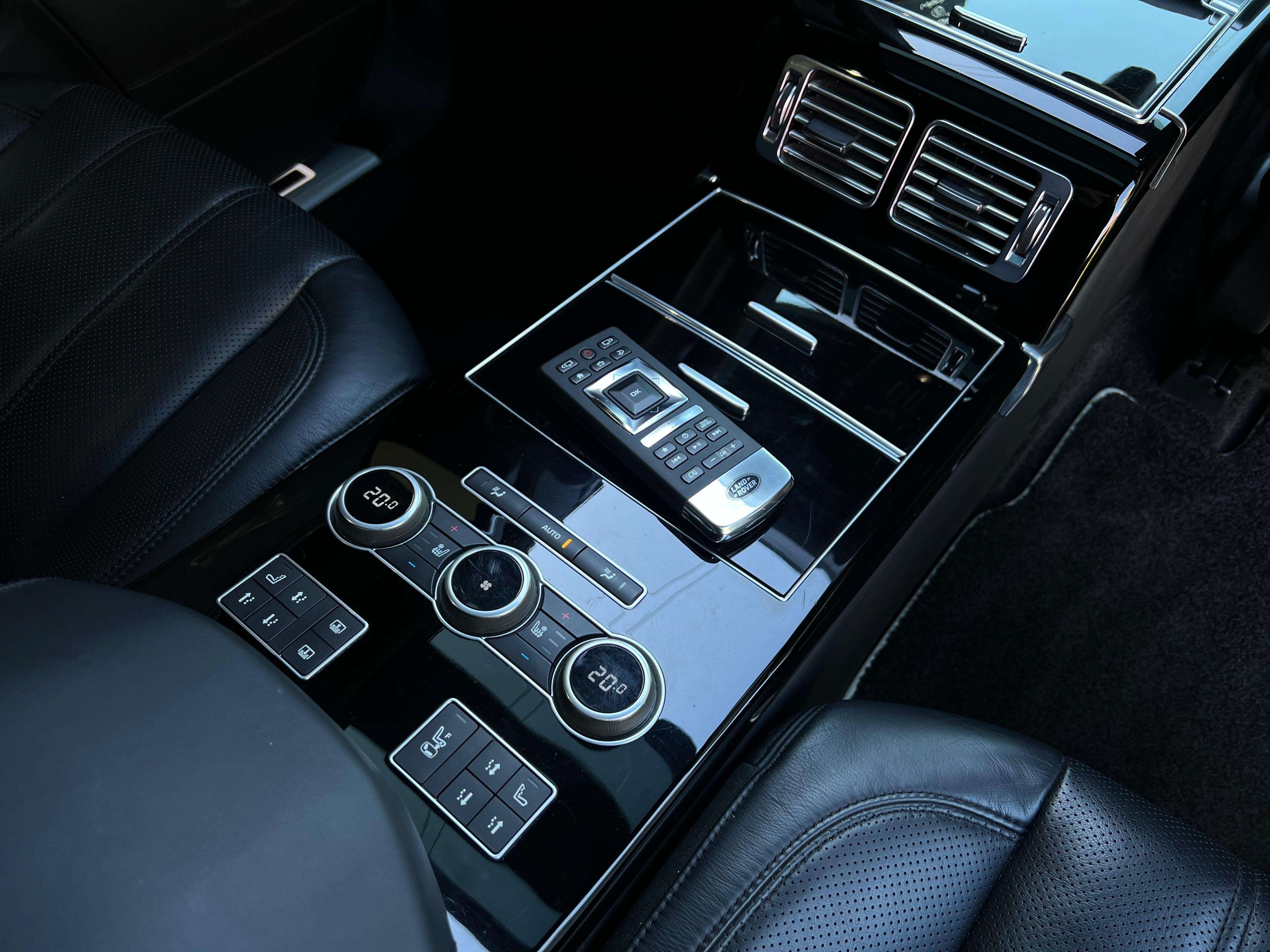 Land Rover Range Rover Range Rover Long 3.0 TDV6 SVAutobiography 4SEATS/FULL