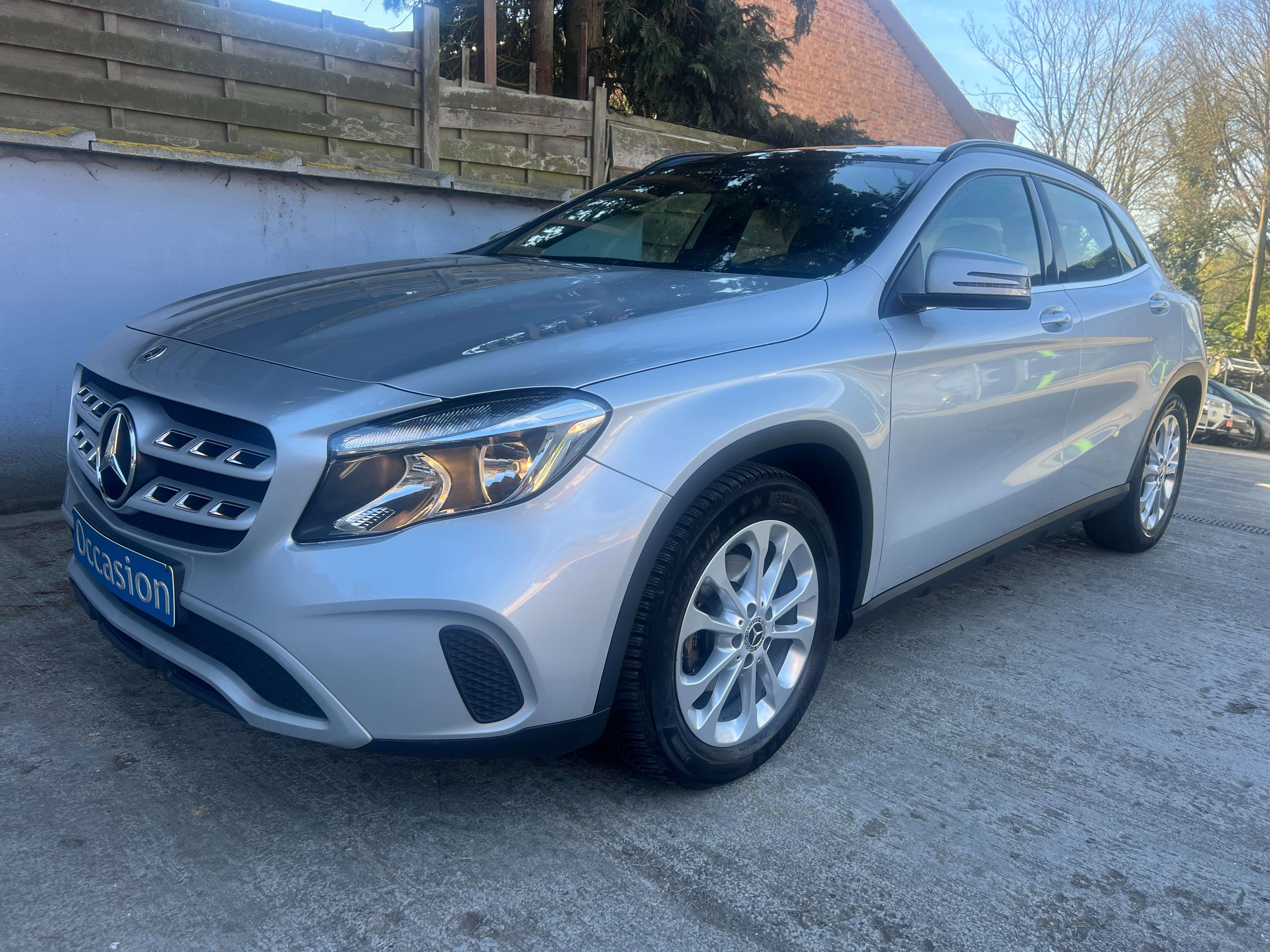 Mercedes-Benz GLA 180 Pack Sport Business Solution Automatique