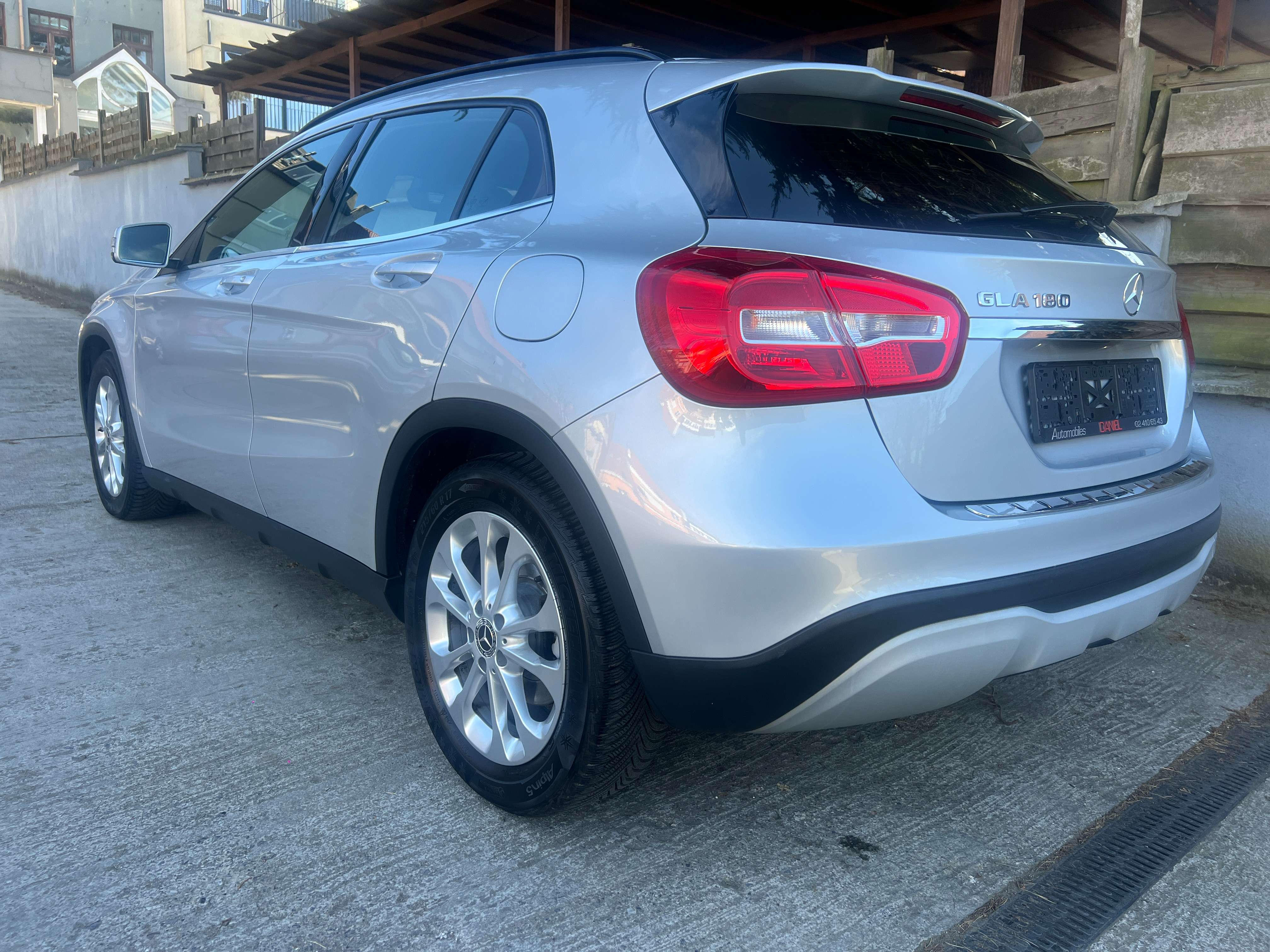 Mercedes-Benz GLA 180 Pack Sport Business Solution Automatique