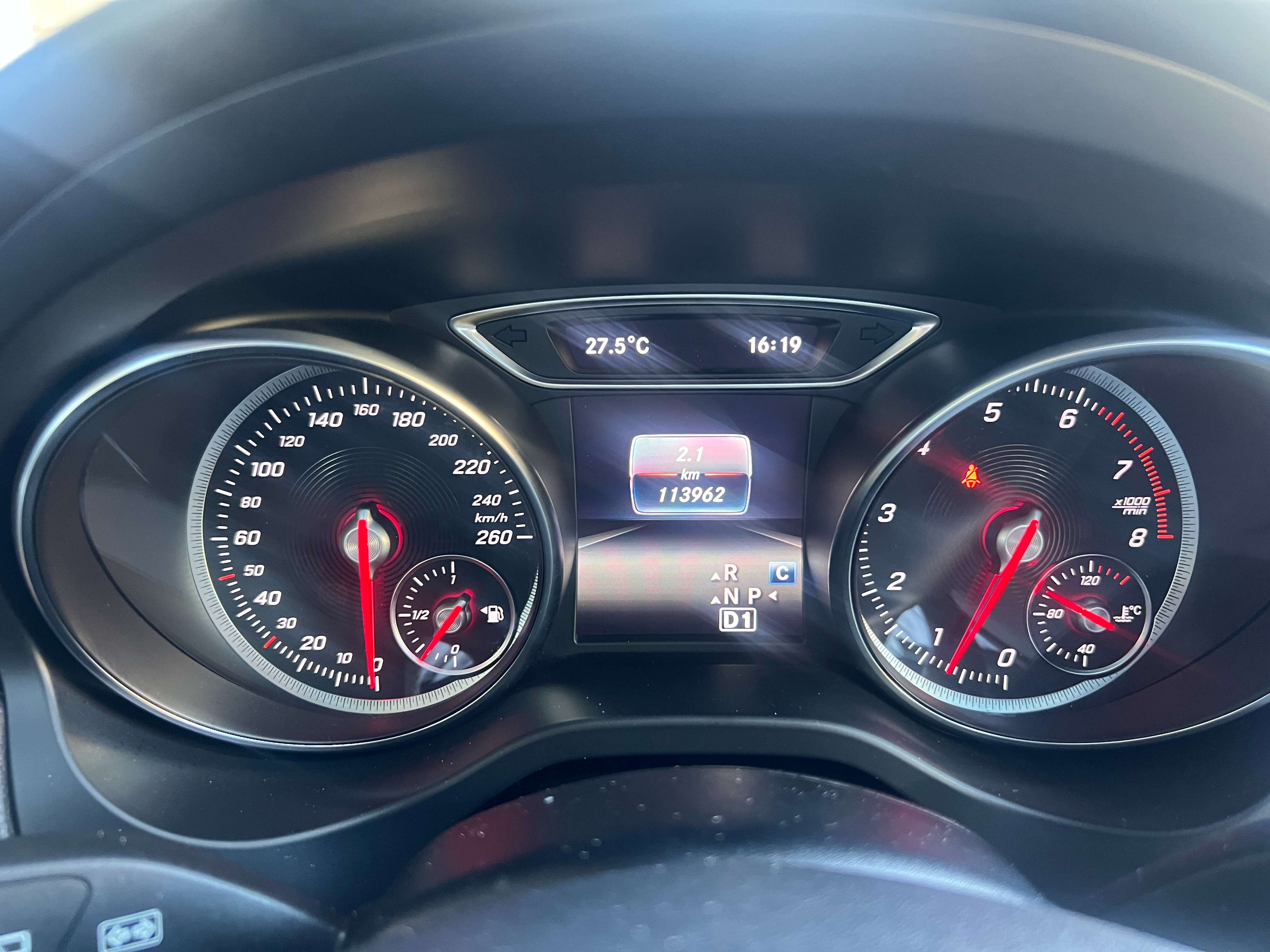 Mercedes-Benz GLA 180 Pack Sport Business Solution Automatique