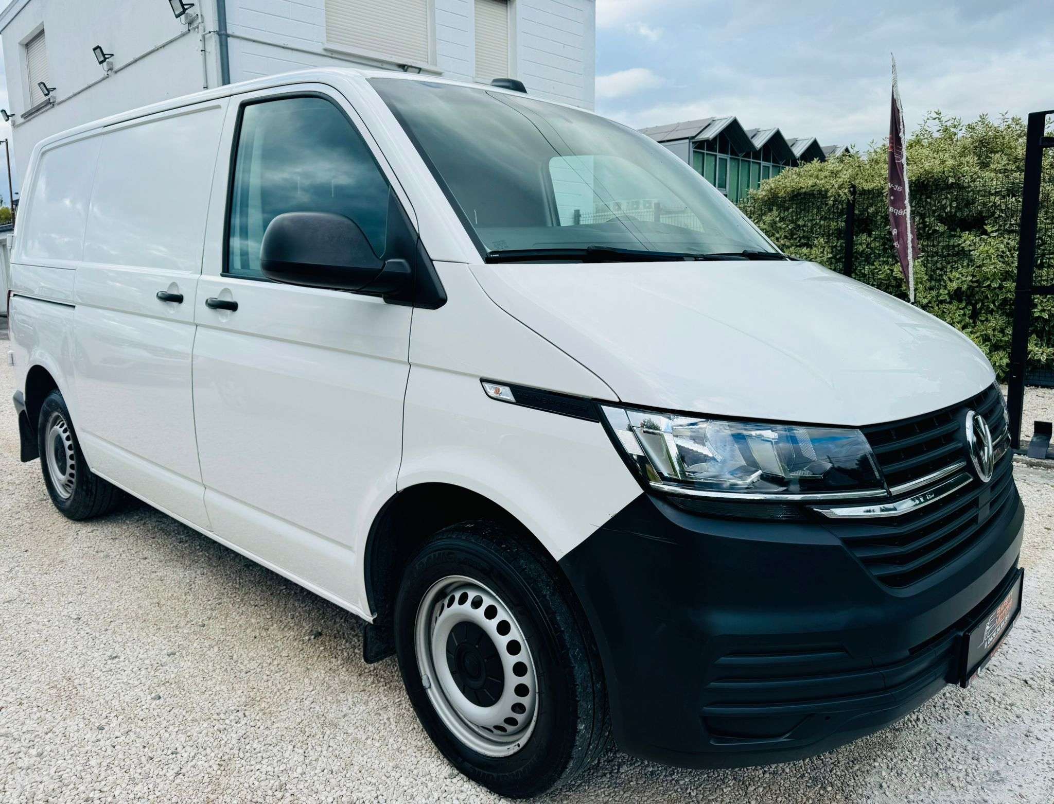 Volkswagen T6.1 Transporter 2.0 TDi SCR utilitaire 2 places gps airco garantie de 12 mois