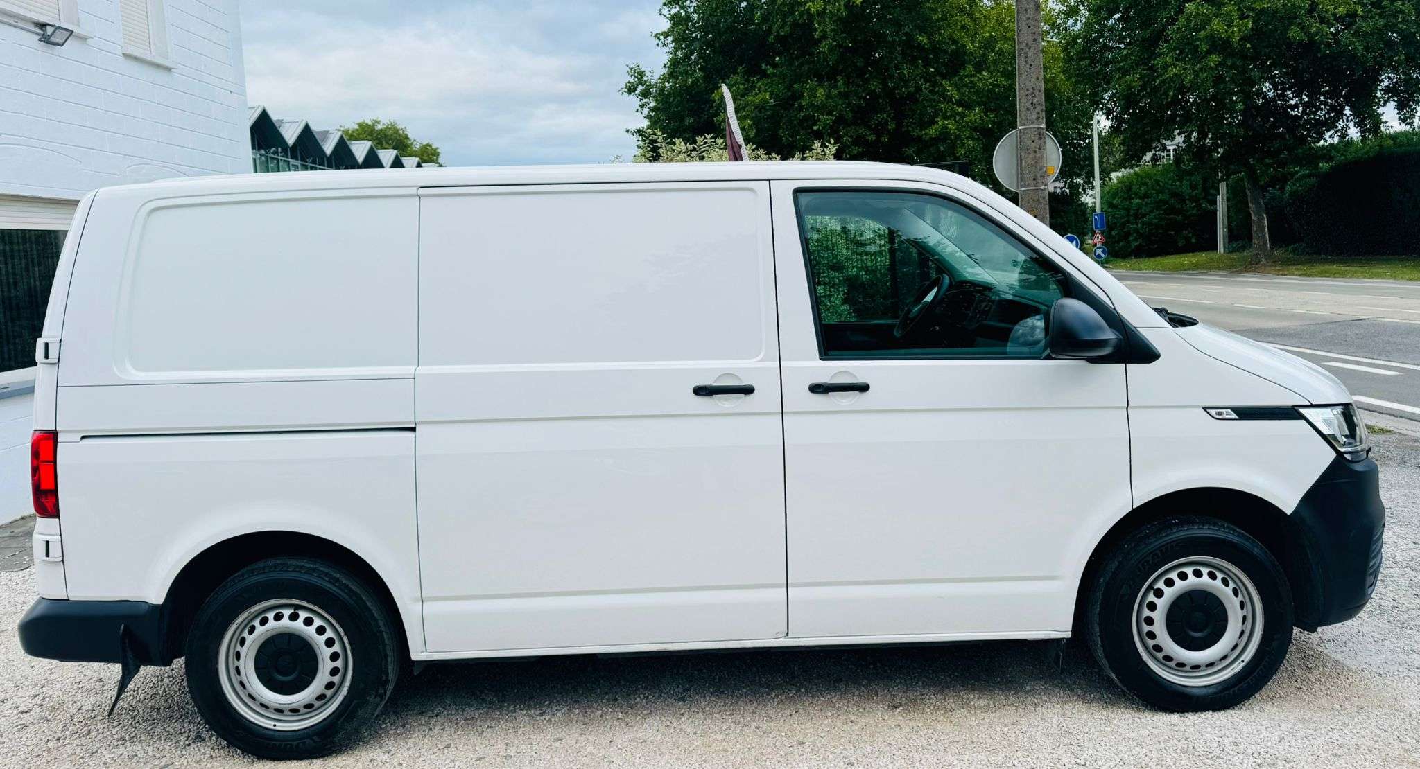 Volkswagen T6.1 Transporter 2.0 TDi SCR utilitaire 2 places gps airco garantie de 12 mois
