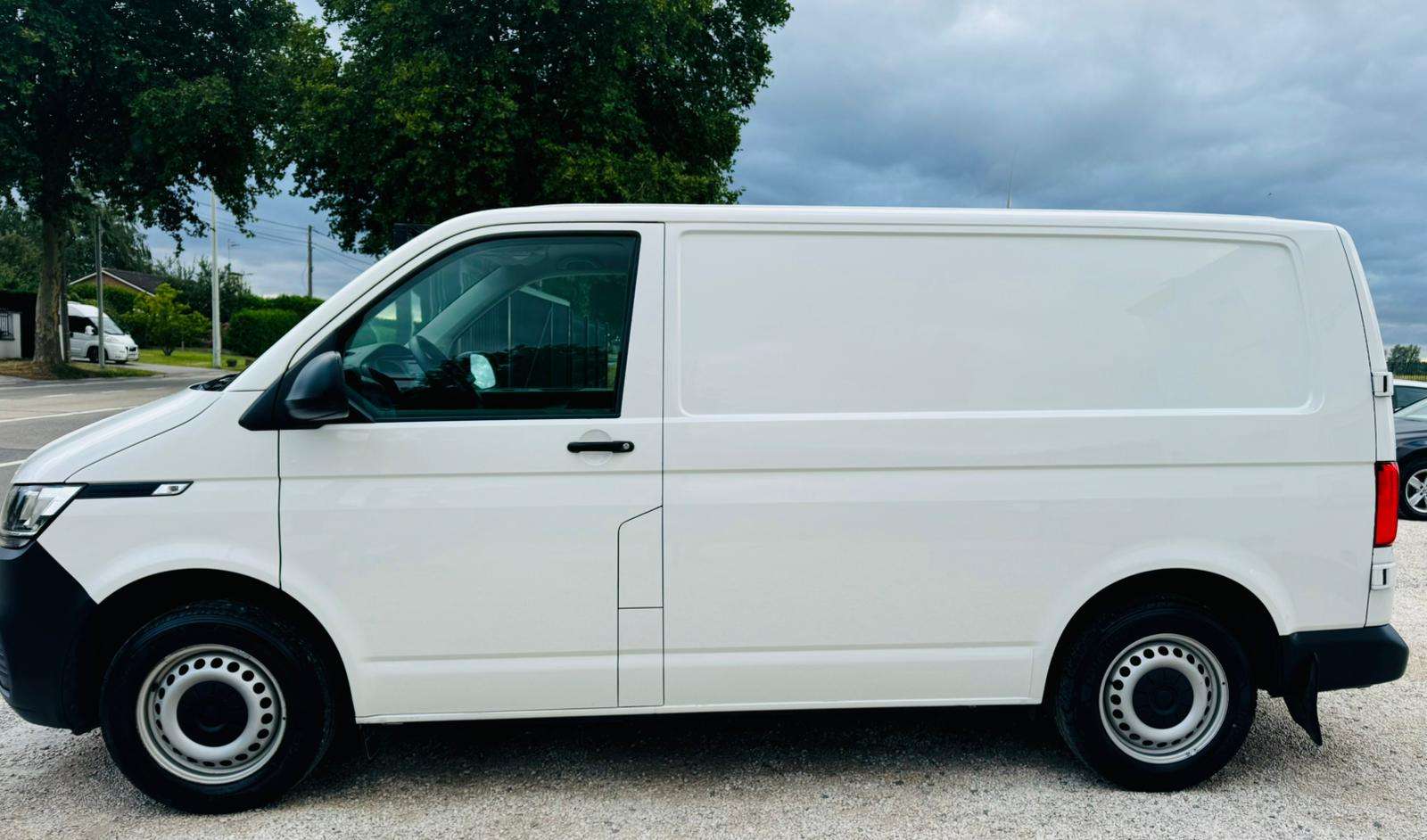 Volkswagen T6.1 Transporter 2.0 TDi SCR utilitaire 2 places gps airco garantie de 12 mois