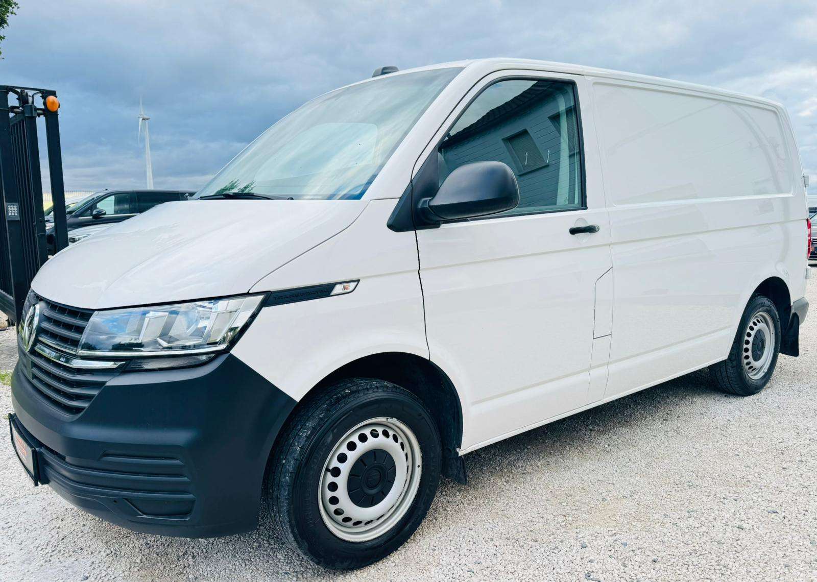 Volkswagen T6.1 Transporter 2.0 TDi SCR utilitaire 2 places gps airco garantie de 12 mois