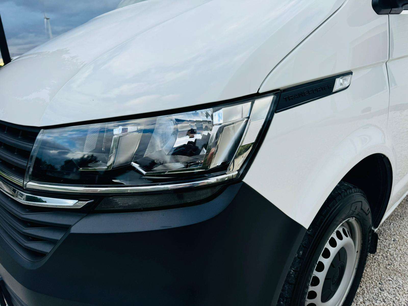 Volkswagen T6.1 Transporter 2.0 TDi SCR utilitaire 2 places gps airco garantie de 12 mois