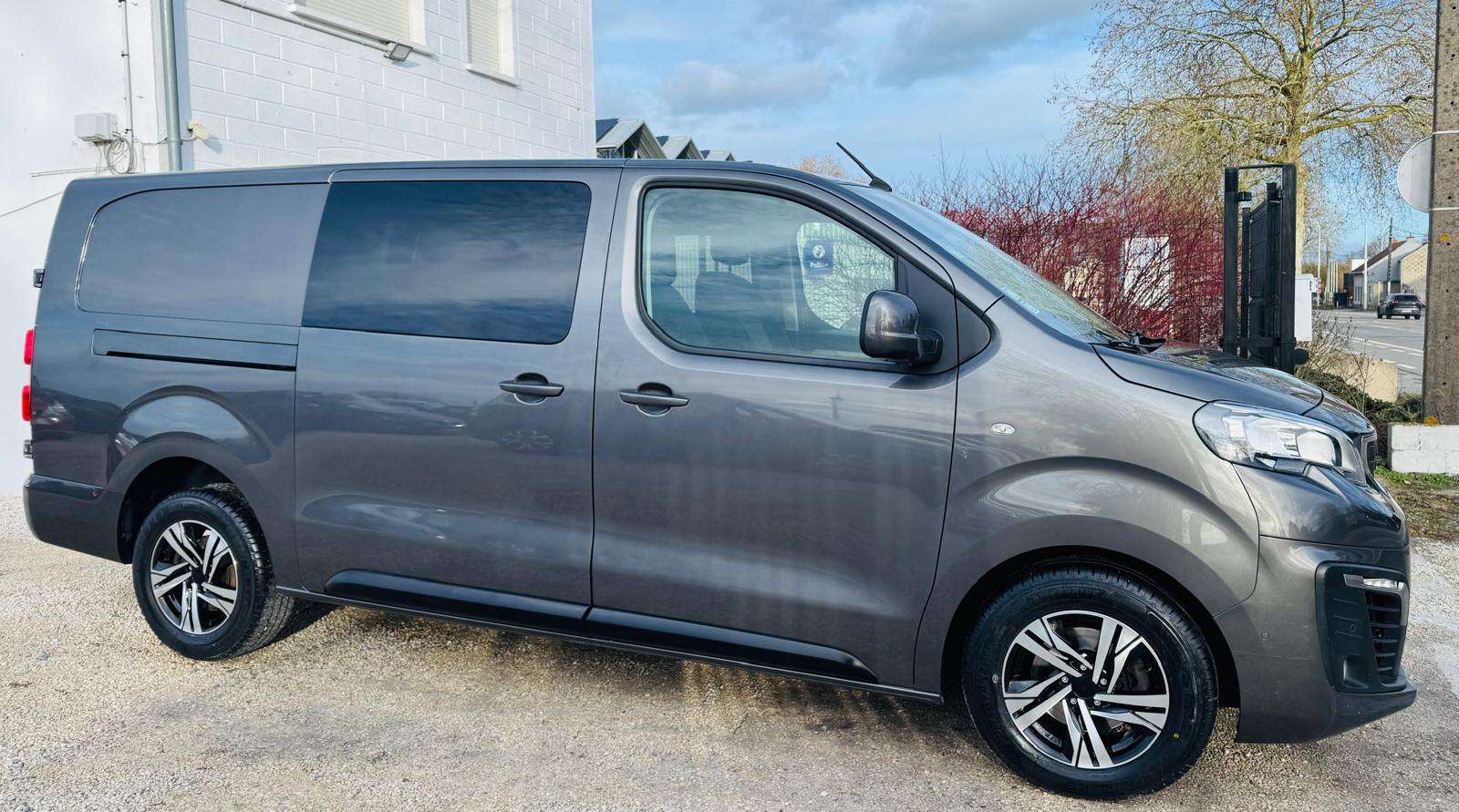 Peugeot Expert 2.0 BlueHDi L3 Long Premium double cabine 5 places boite automatiques garantie 12mois