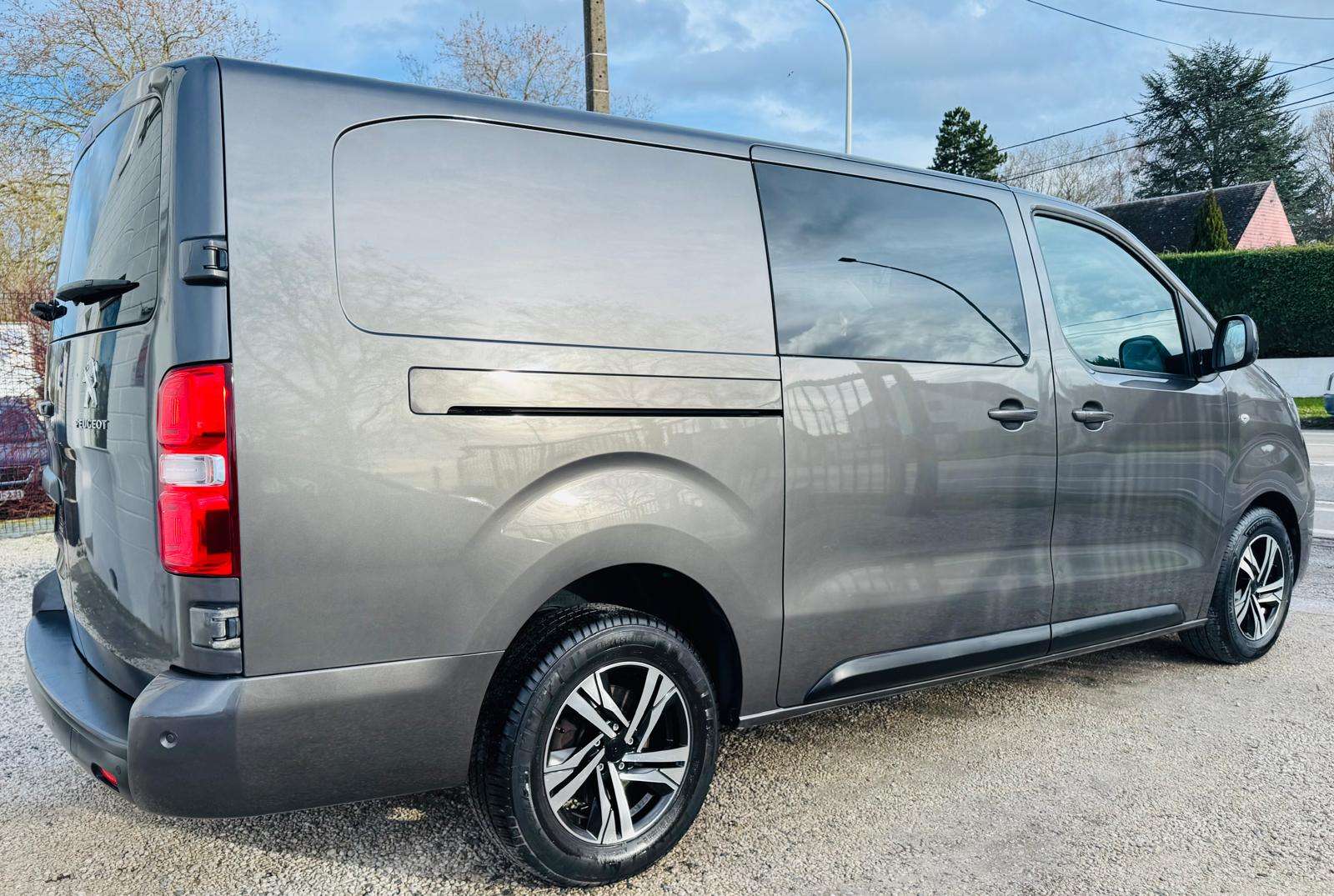 Peugeot Expert 2.0 BlueHDi L3 Long Premium double cabine 5 places boite automatiques garantie 12mois