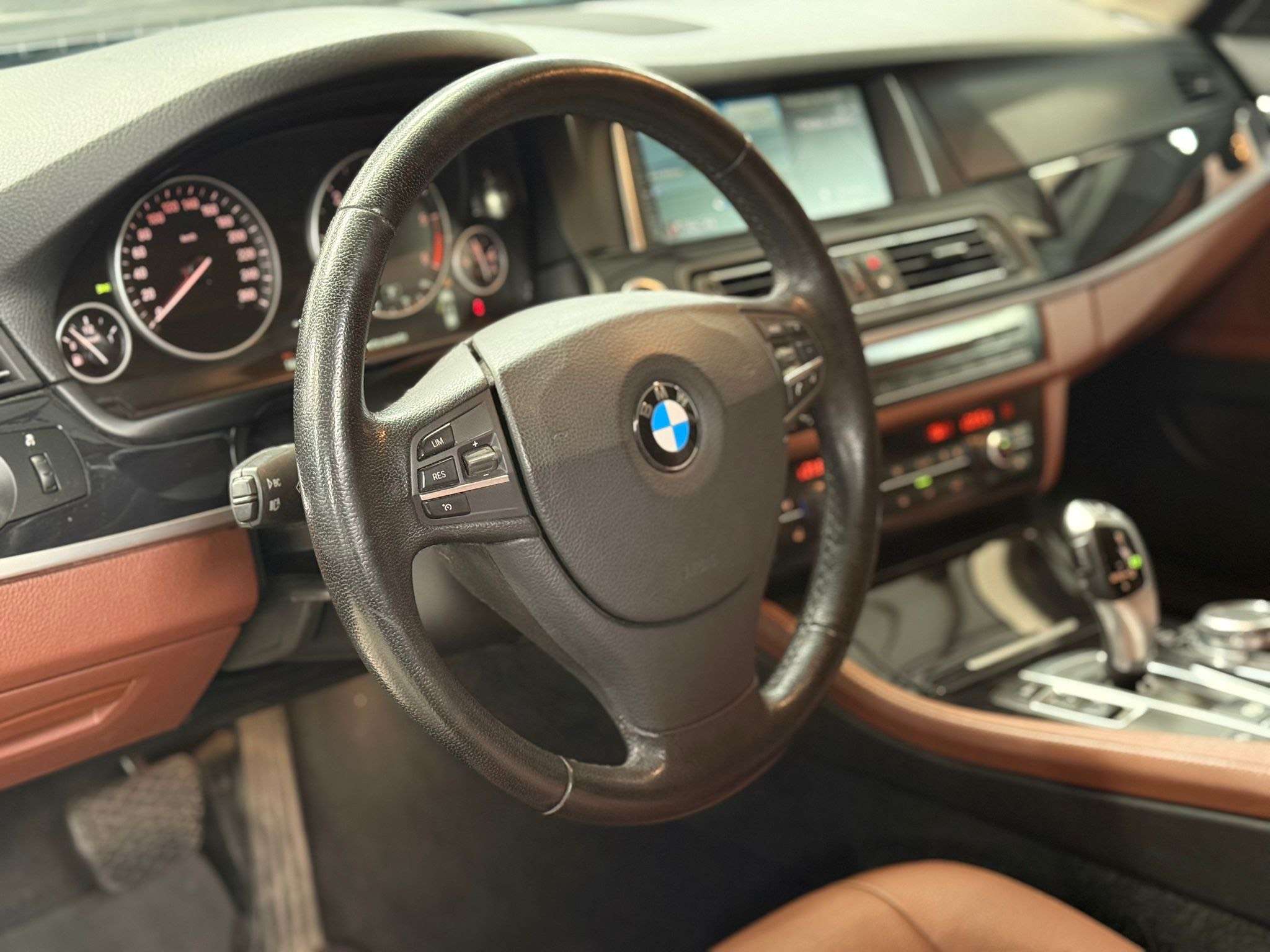 BMW 520 d * Touring * GPS * CUIR CH * CLIM AUTO * CRUISE