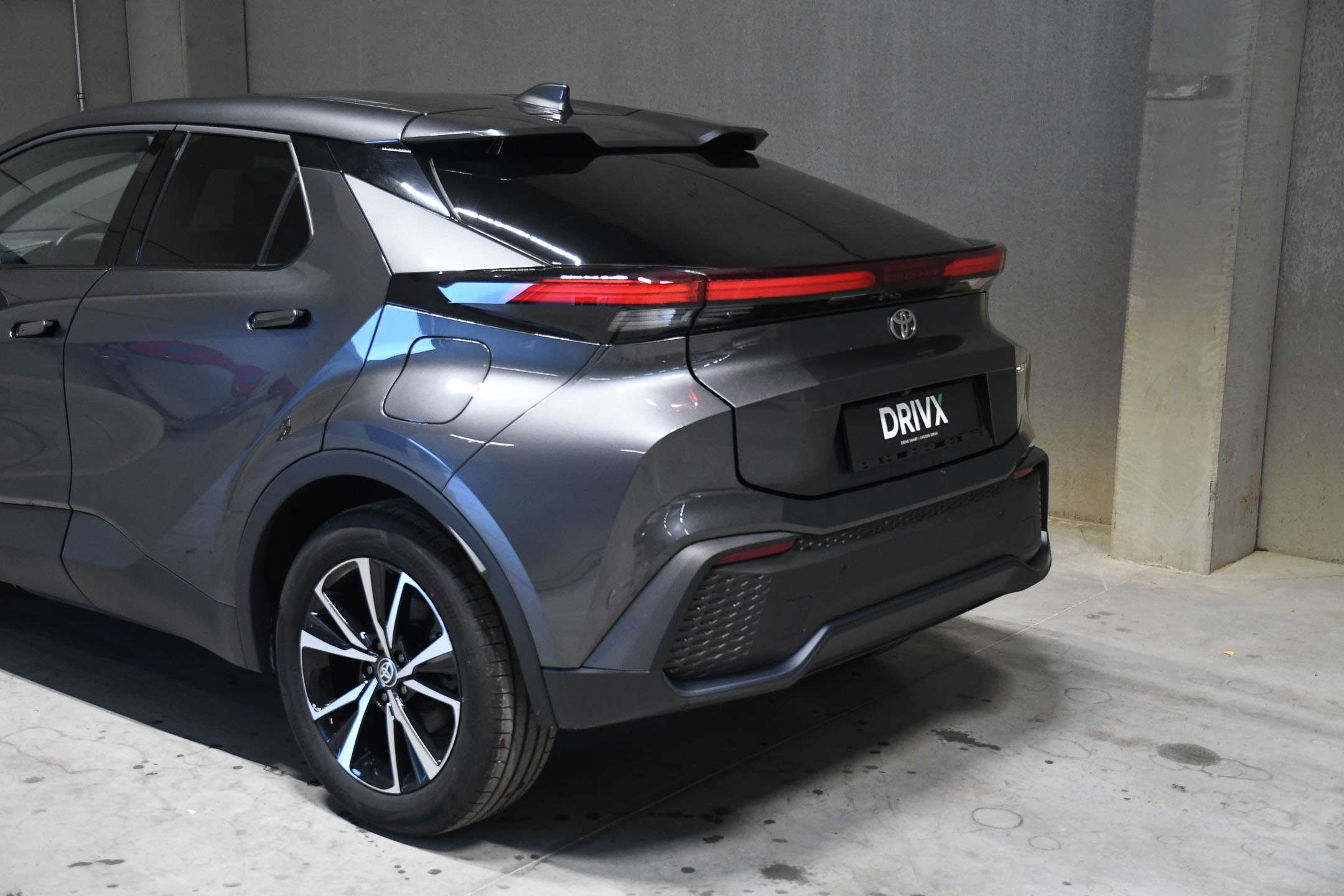 Toyota C-HR Plug-in 19g Co2 - ACC - Stuurwielverw. - Carplay