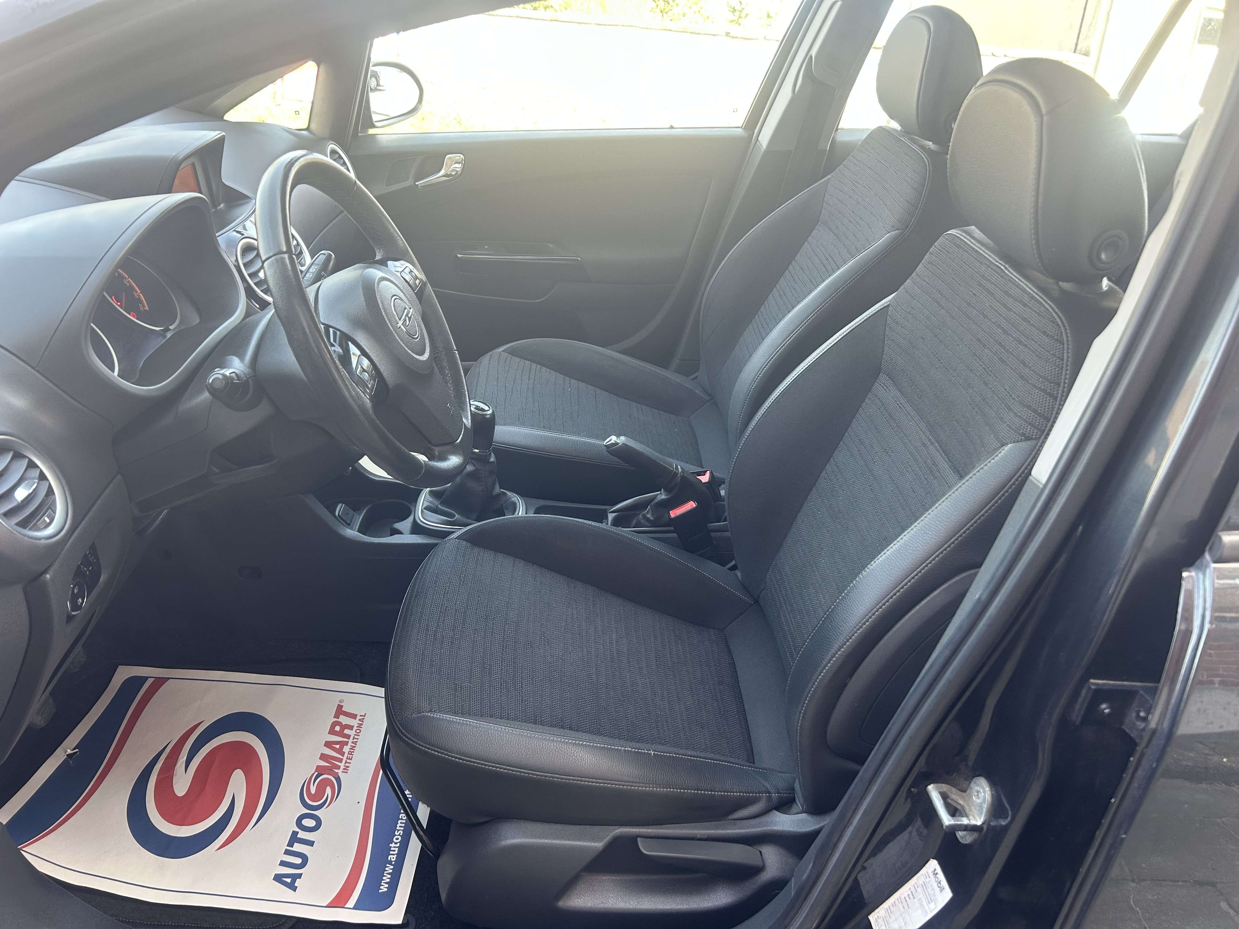 Opel Corsa 1.2i Cosmo 5 PORTES *** CLIM/REGULATEUR/BLUETOOTH