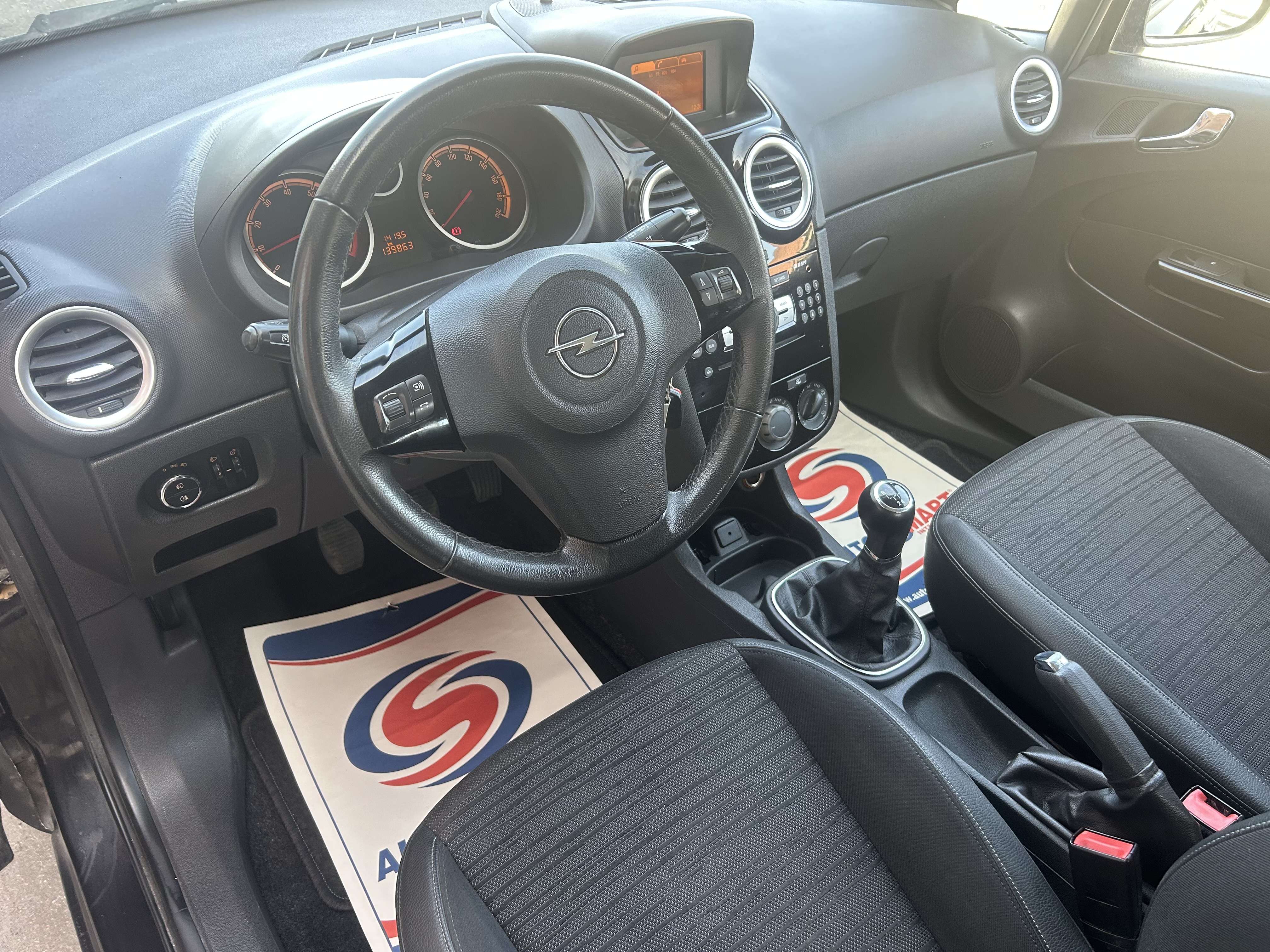 Opel Corsa 1.2i Cosmo 5 PORTES *** CLIM/REGULATEUR/BLUETOOTH