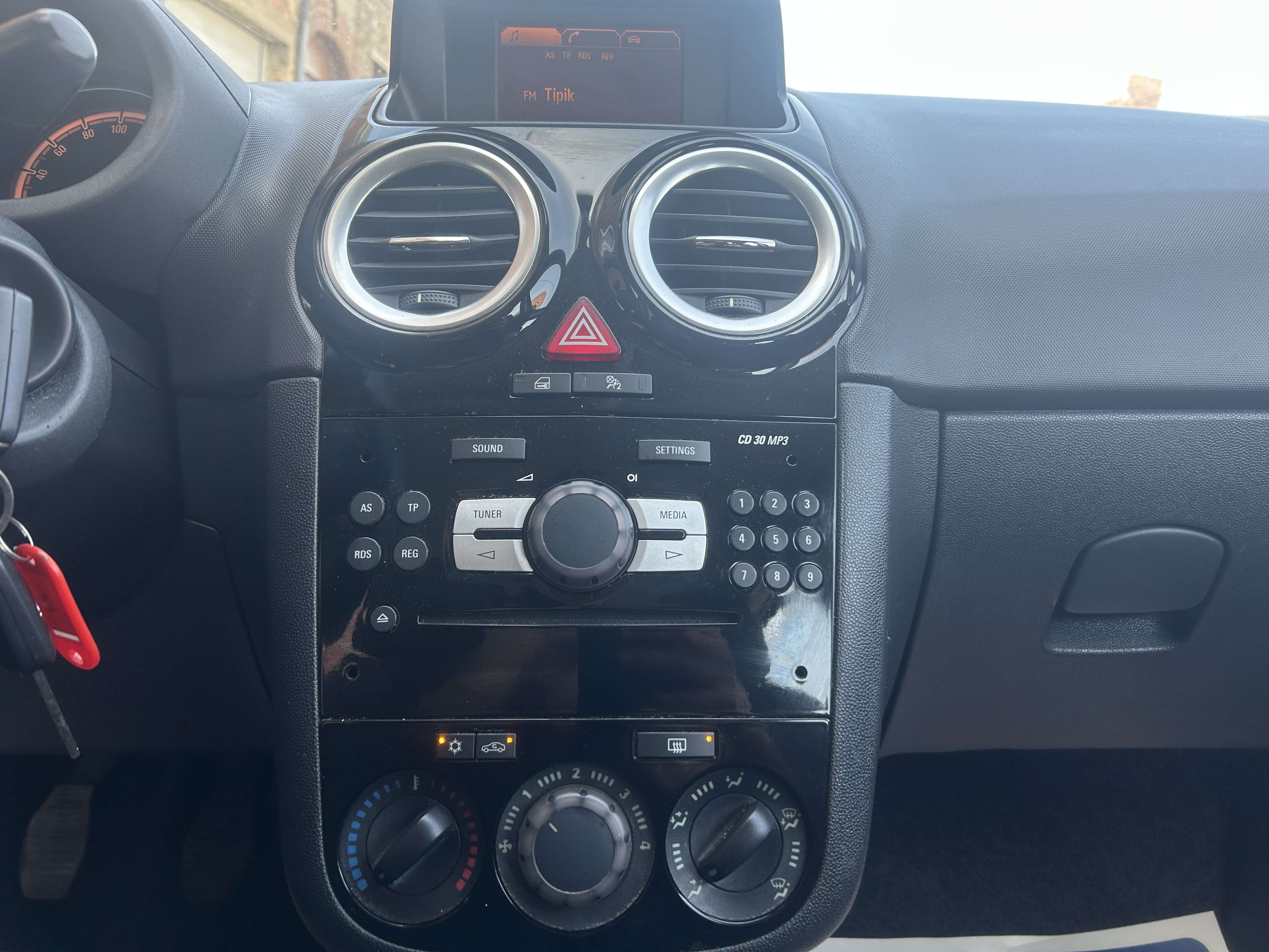 Opel Corsa 1.2i Cosmo 5 PORTES *** CLIM/REGULATEUR/BLUETOOTH