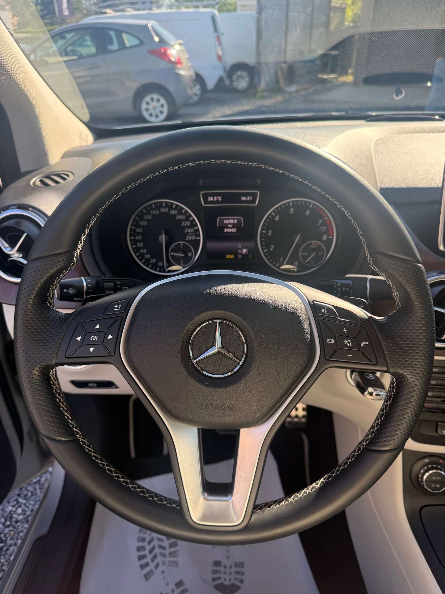 Mercedes-Benz B 180 B 180, Automaat, Wit leder, Airco, Pdc + 12m Garantie