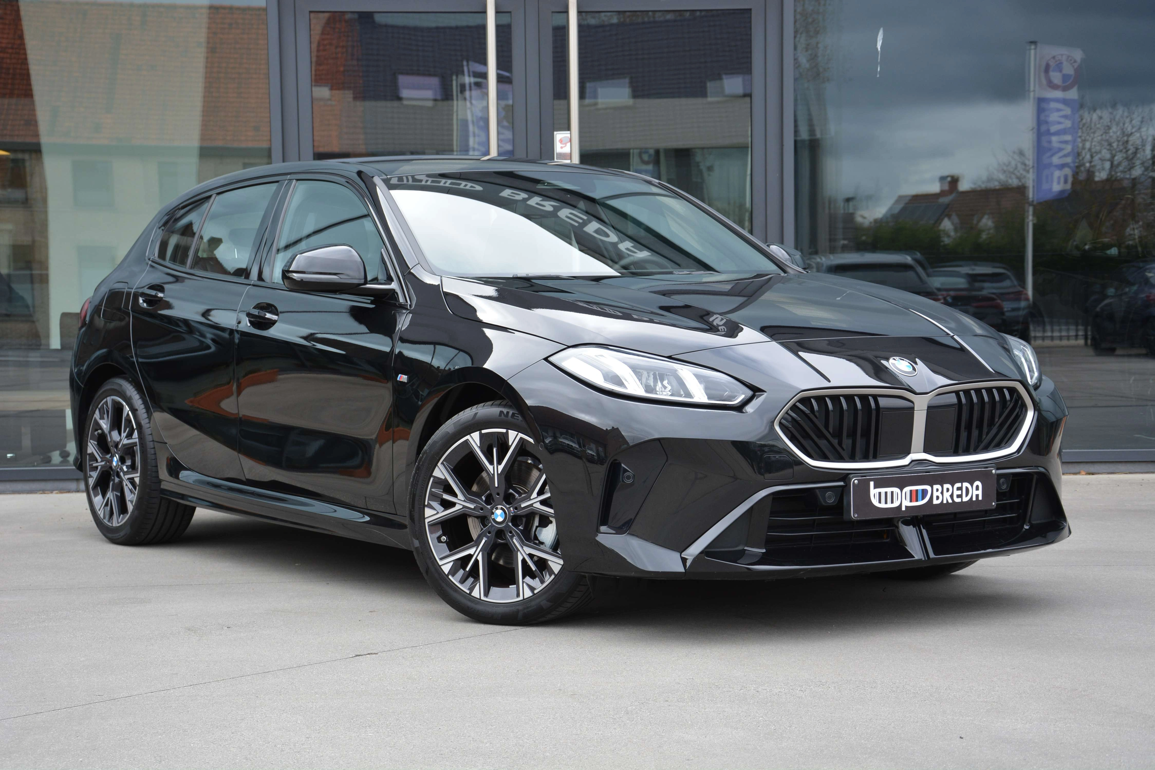 BMW 120 I M-Sport/ Alcantara/ Camera/ Carplay