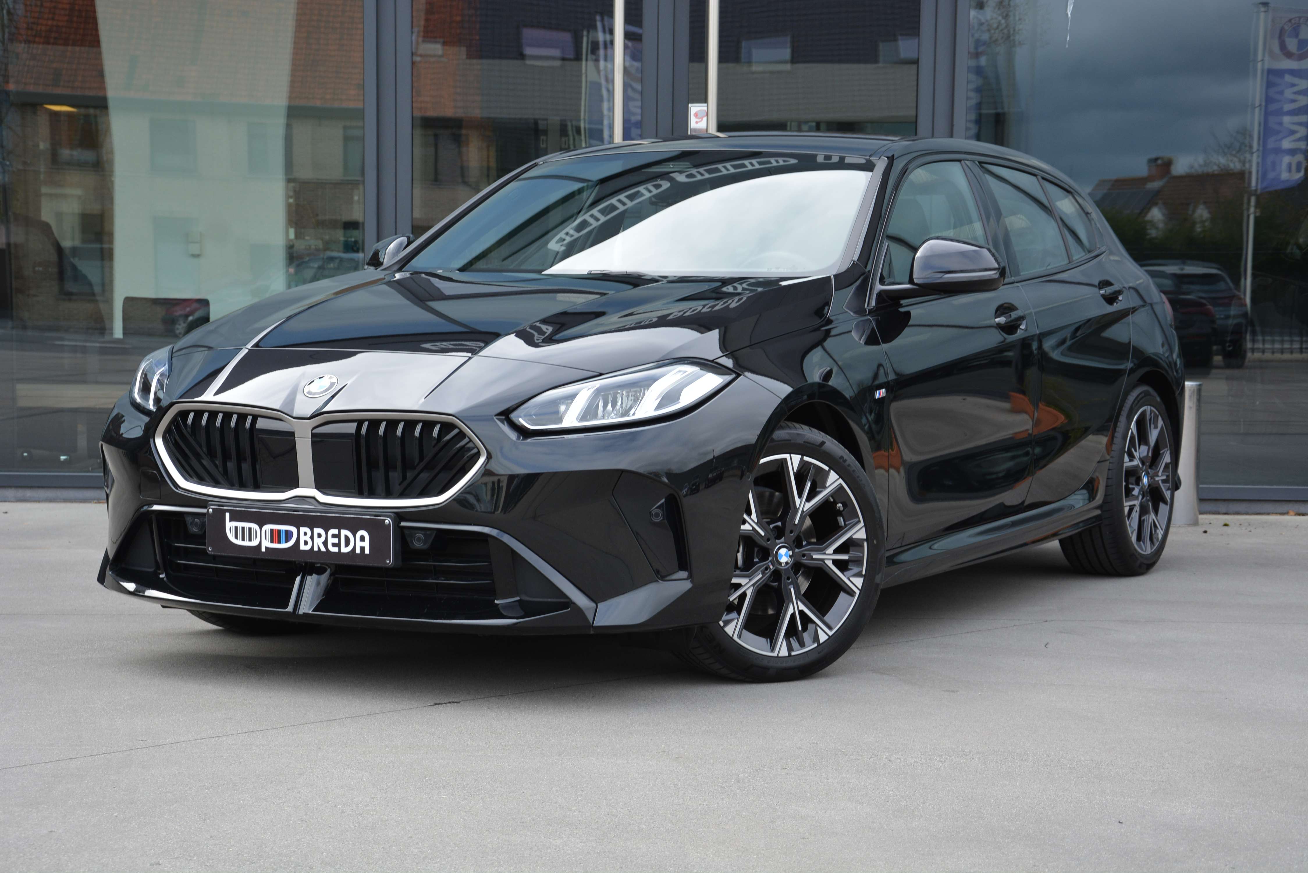 BMW 120 I M-Sport/ Alcantara/ Camera/ Carplay