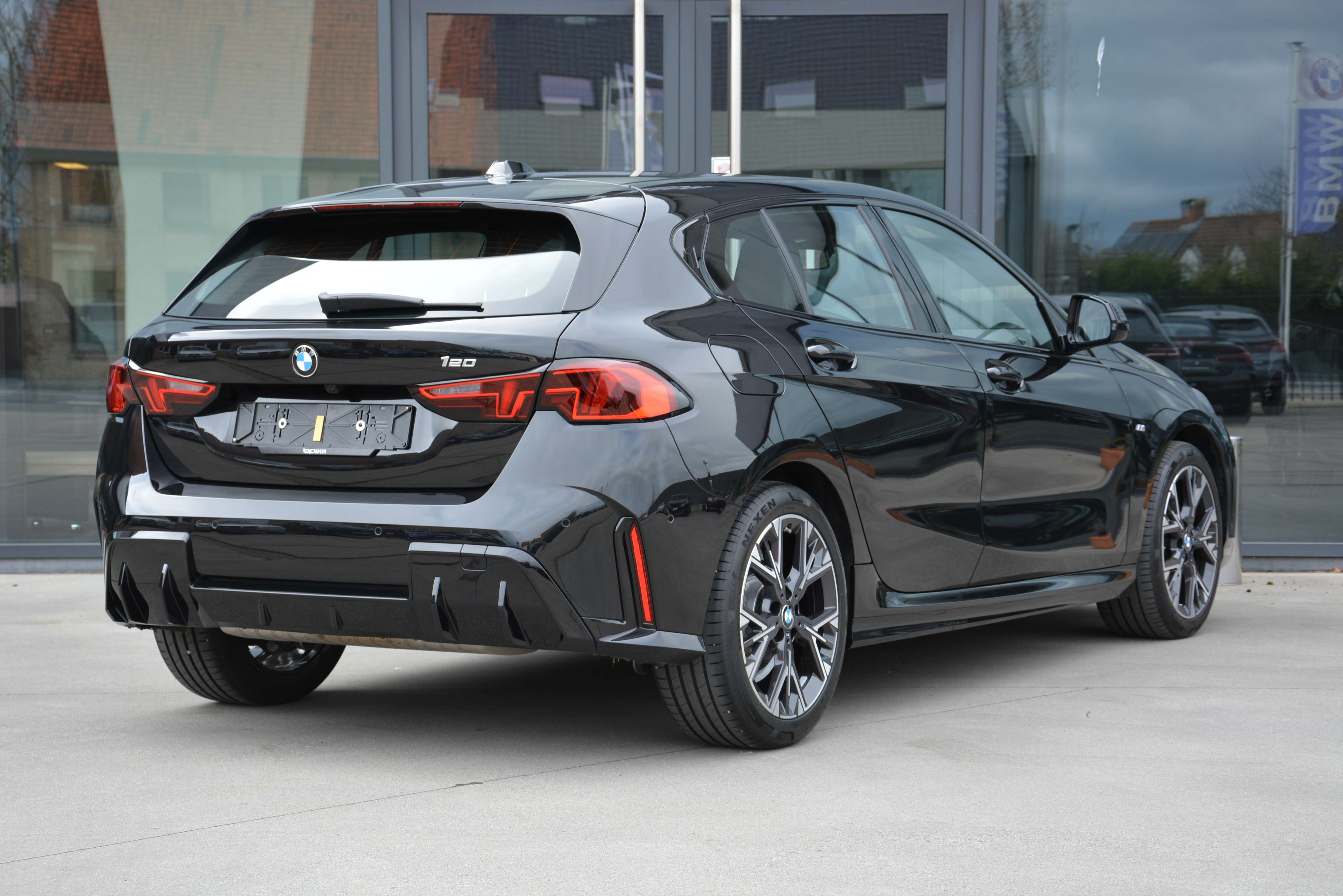 BMW 120 I M-Sport/ Alcantara/ Camera/ Carplay