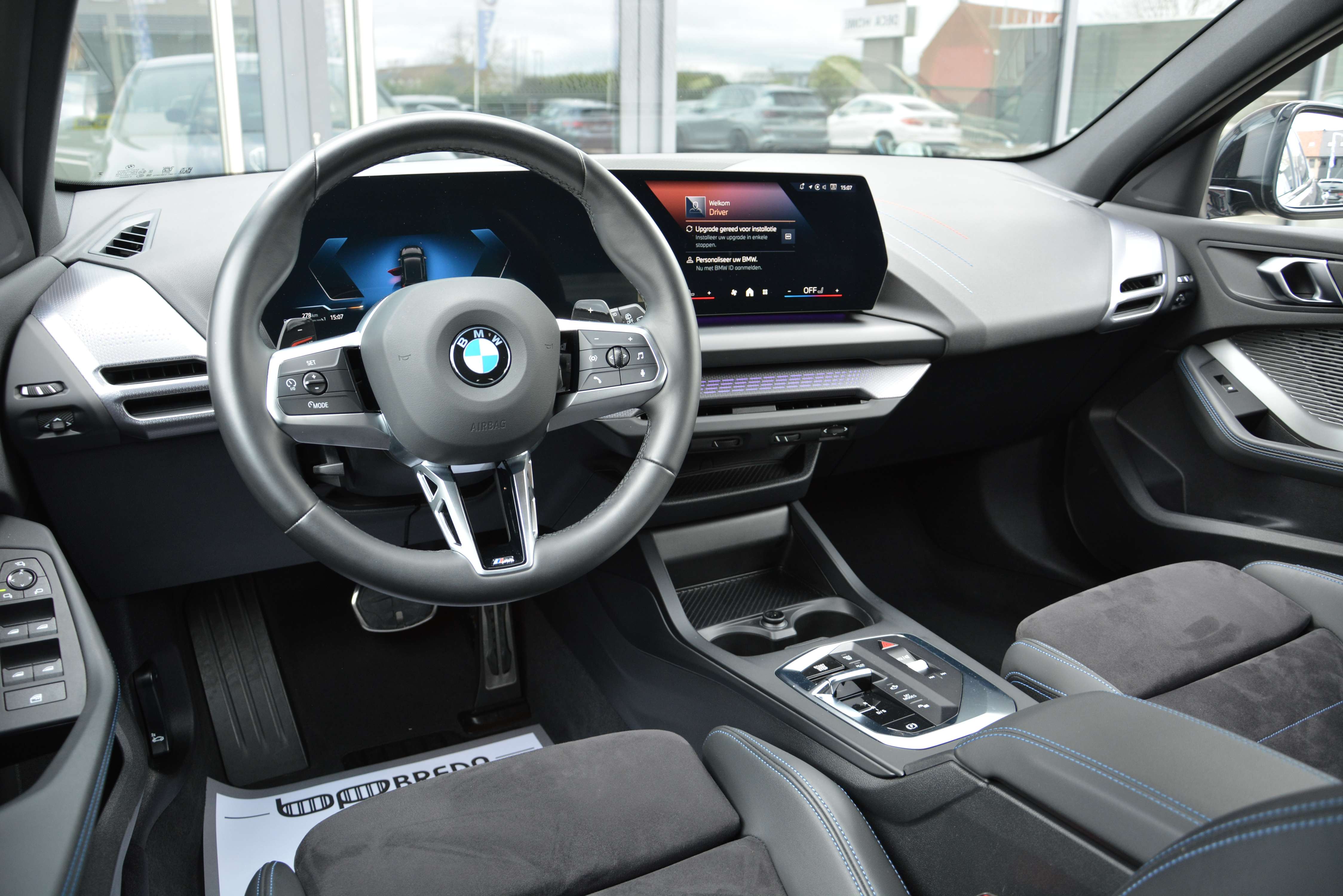 BMW 120 I M-Sport/ Alcantara/ Camera/ Carplay